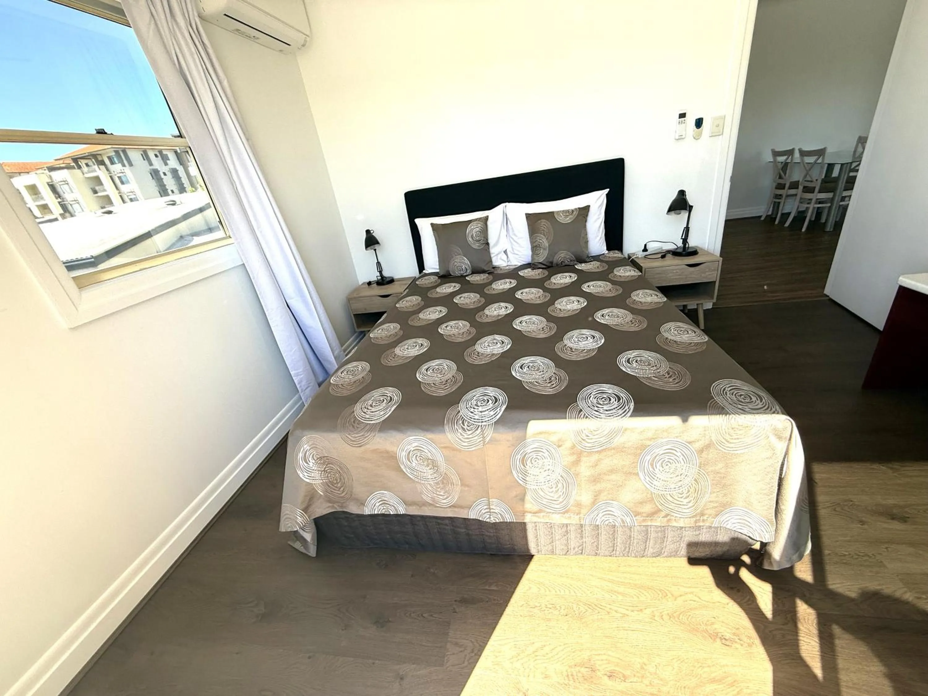 Bed in Hampton Court Apartments