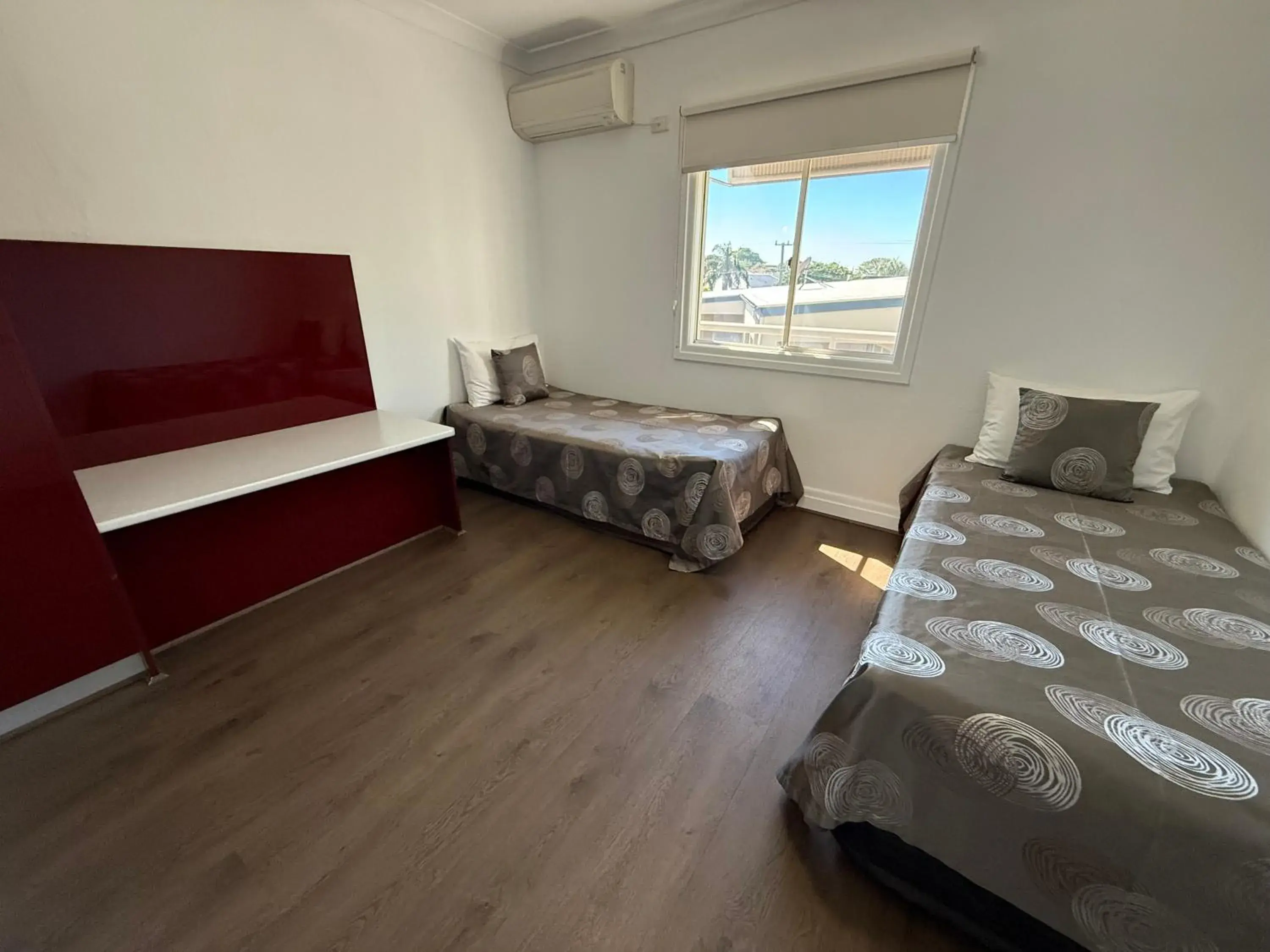 Bed in Hampton Court Apartments Bed in Hampton Court Apartments