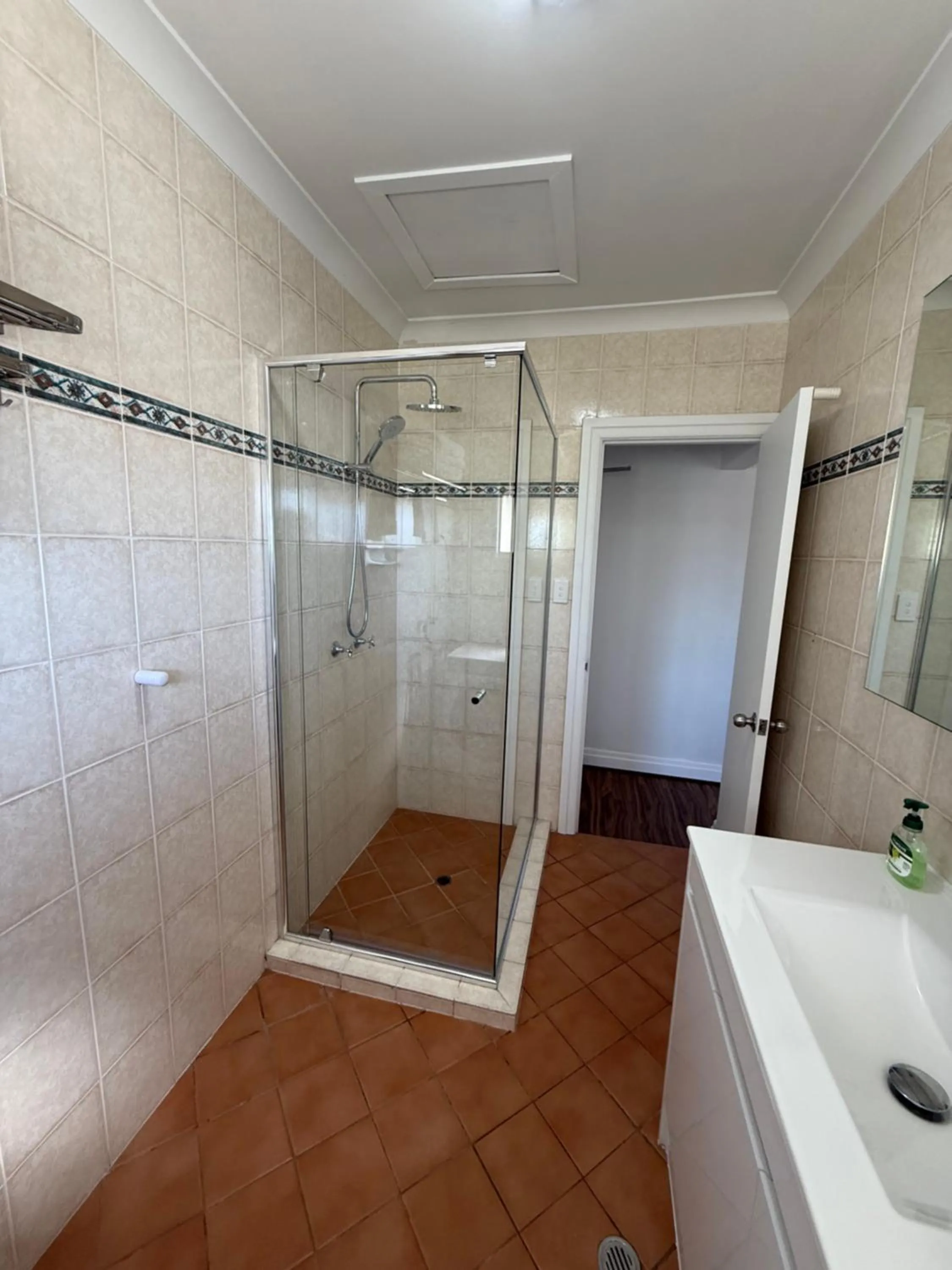 Shower in Hampton Court Apartments