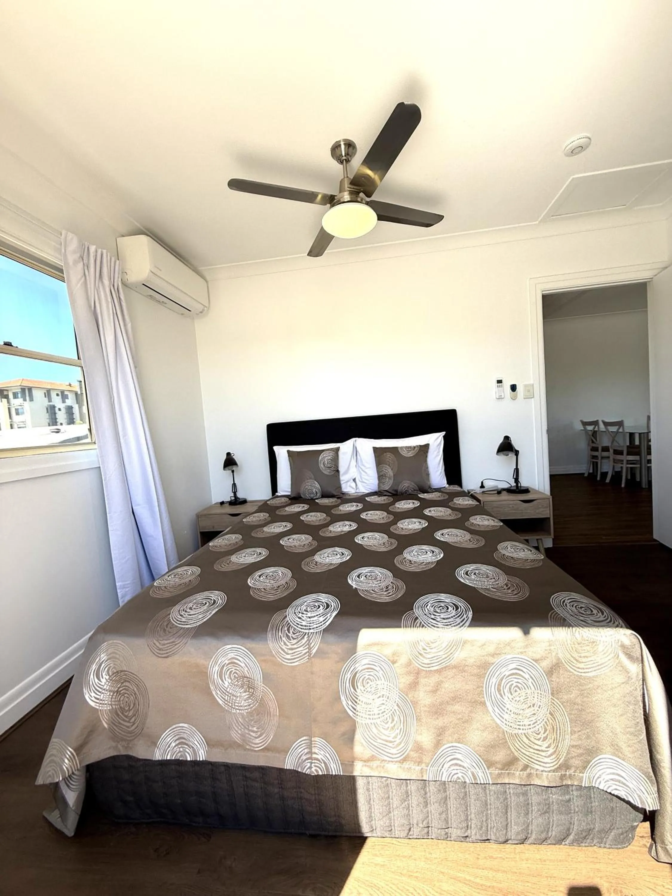 Bed in Hampton Court Apartments