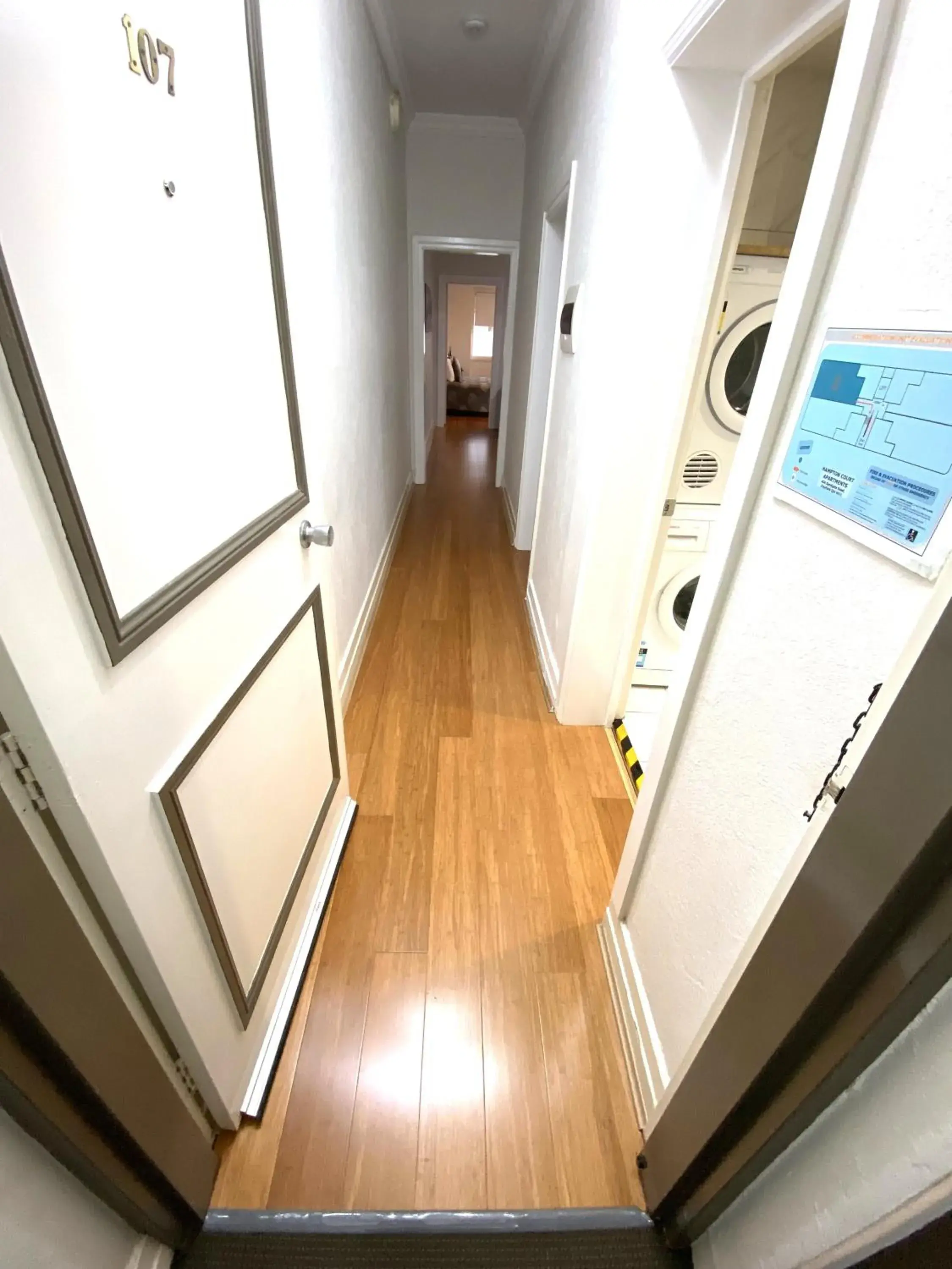 Facade/entrance in Hampton Court Apartments Facade/entrance in Hampton Court Apartments