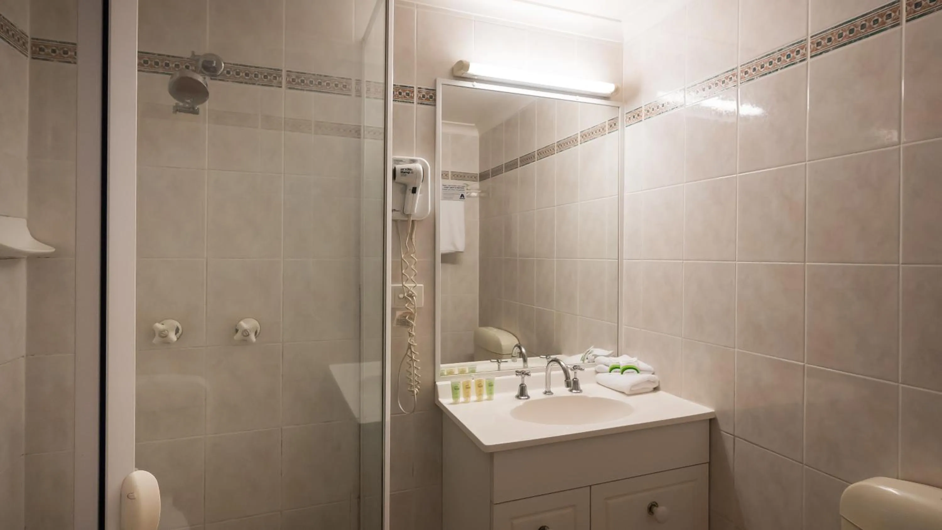 Bathroom in Hampton Court Apartments