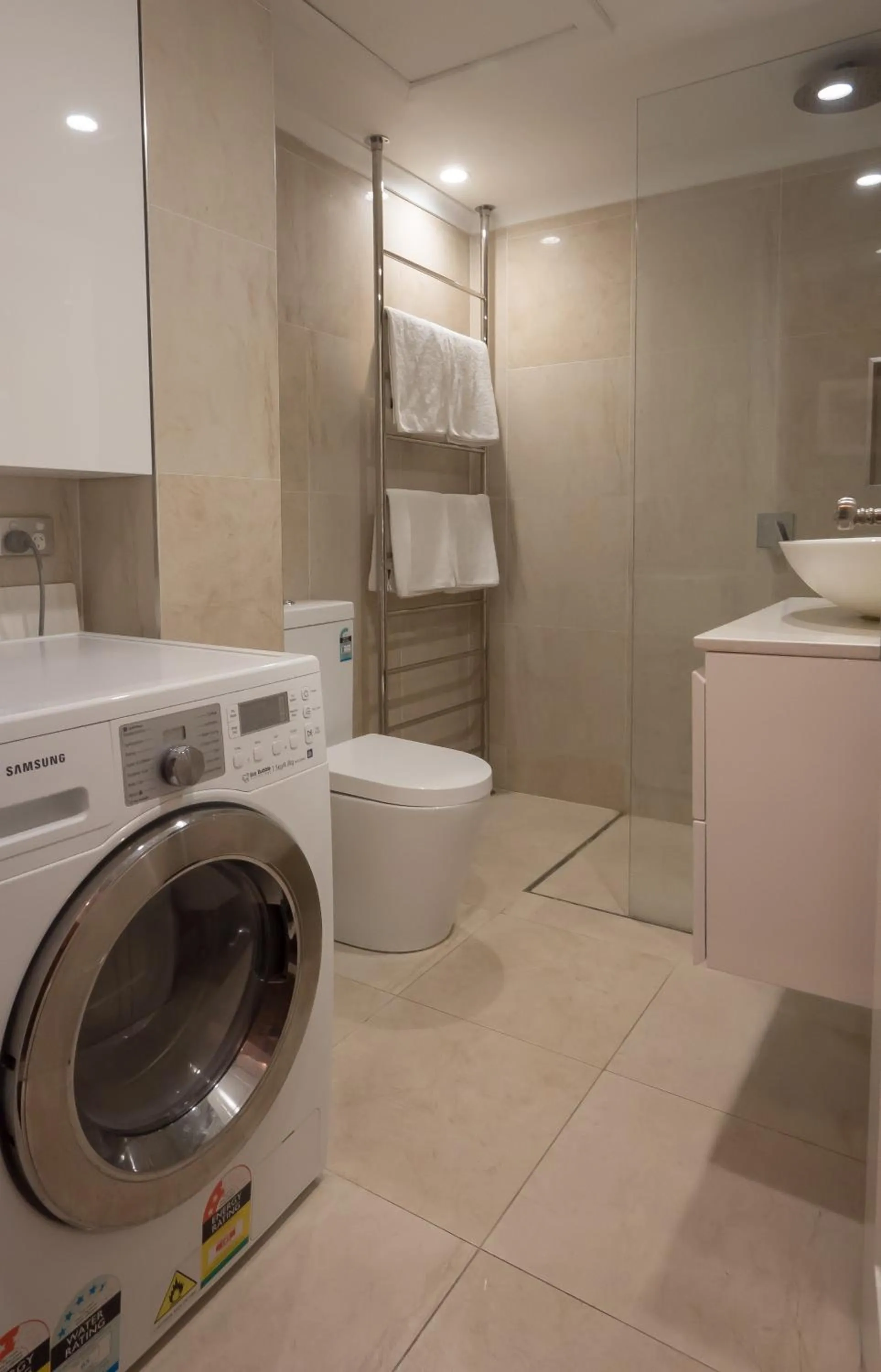 Bathroom in Hampton Court Apartments