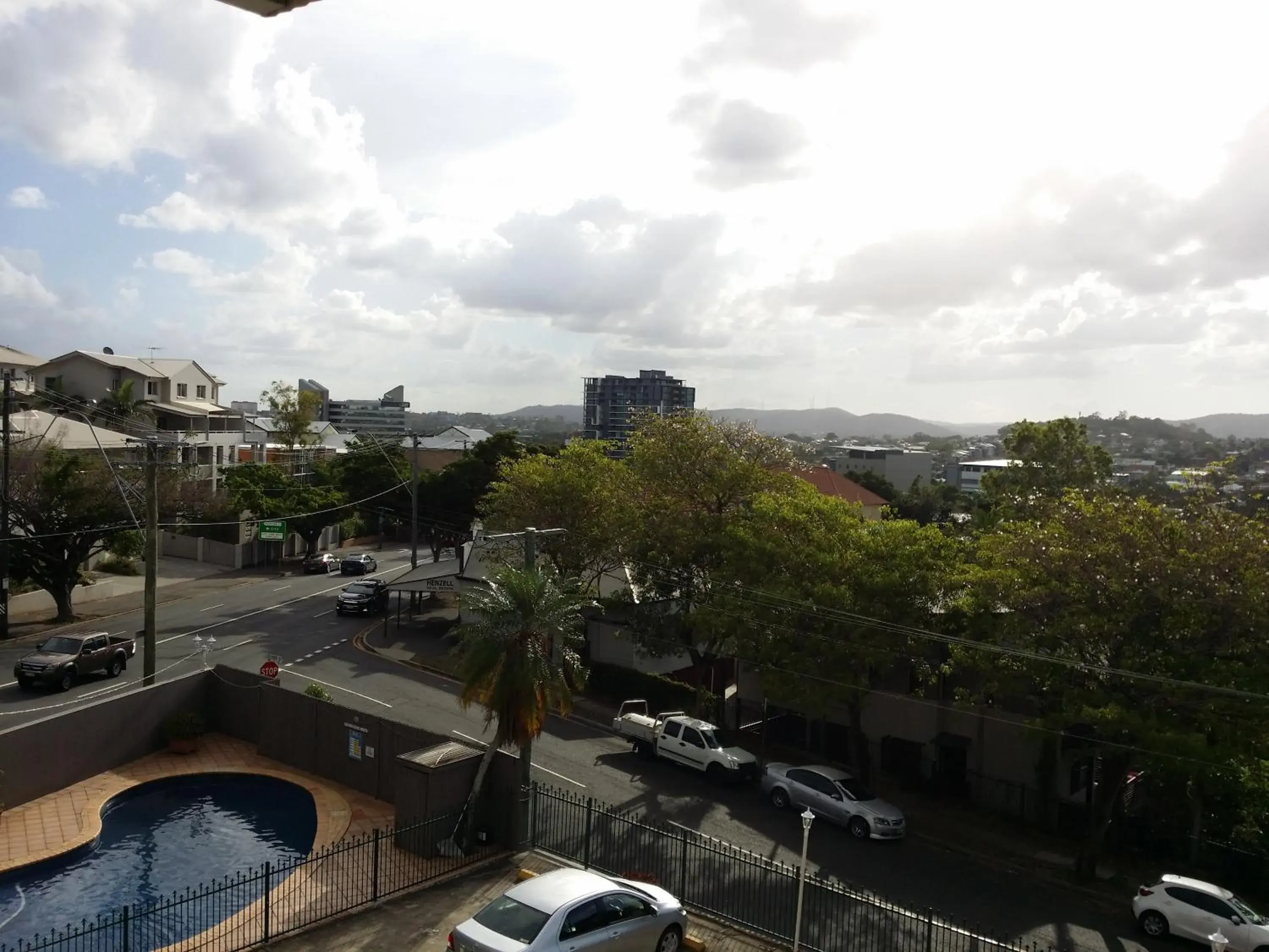 Mountain view in Hampton Court Apartments Mountain view in Hampton Court Apartments