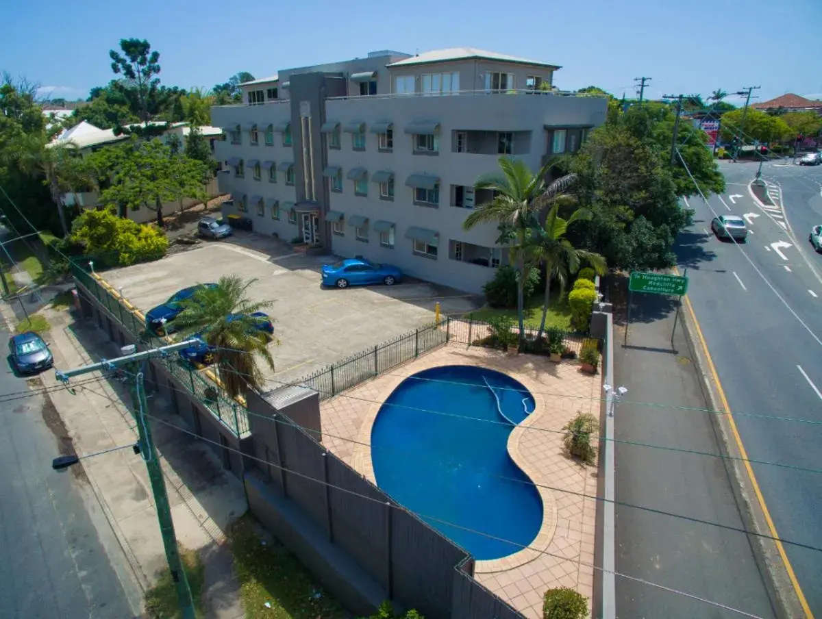 Landmark view in Hampton Court Apartments Landmark view in Hampton Court Apartments