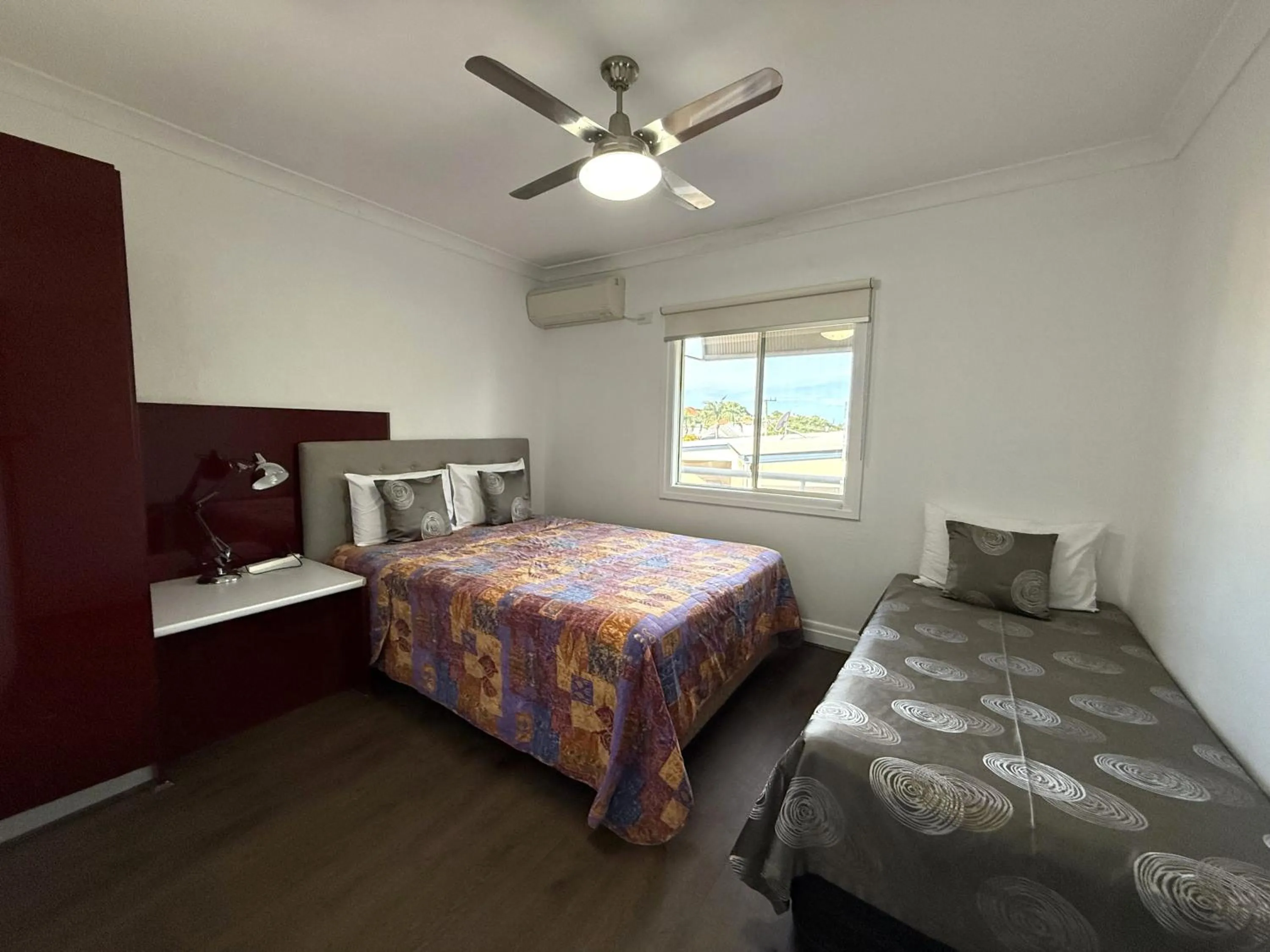 Bed in Hampton Court Apartments