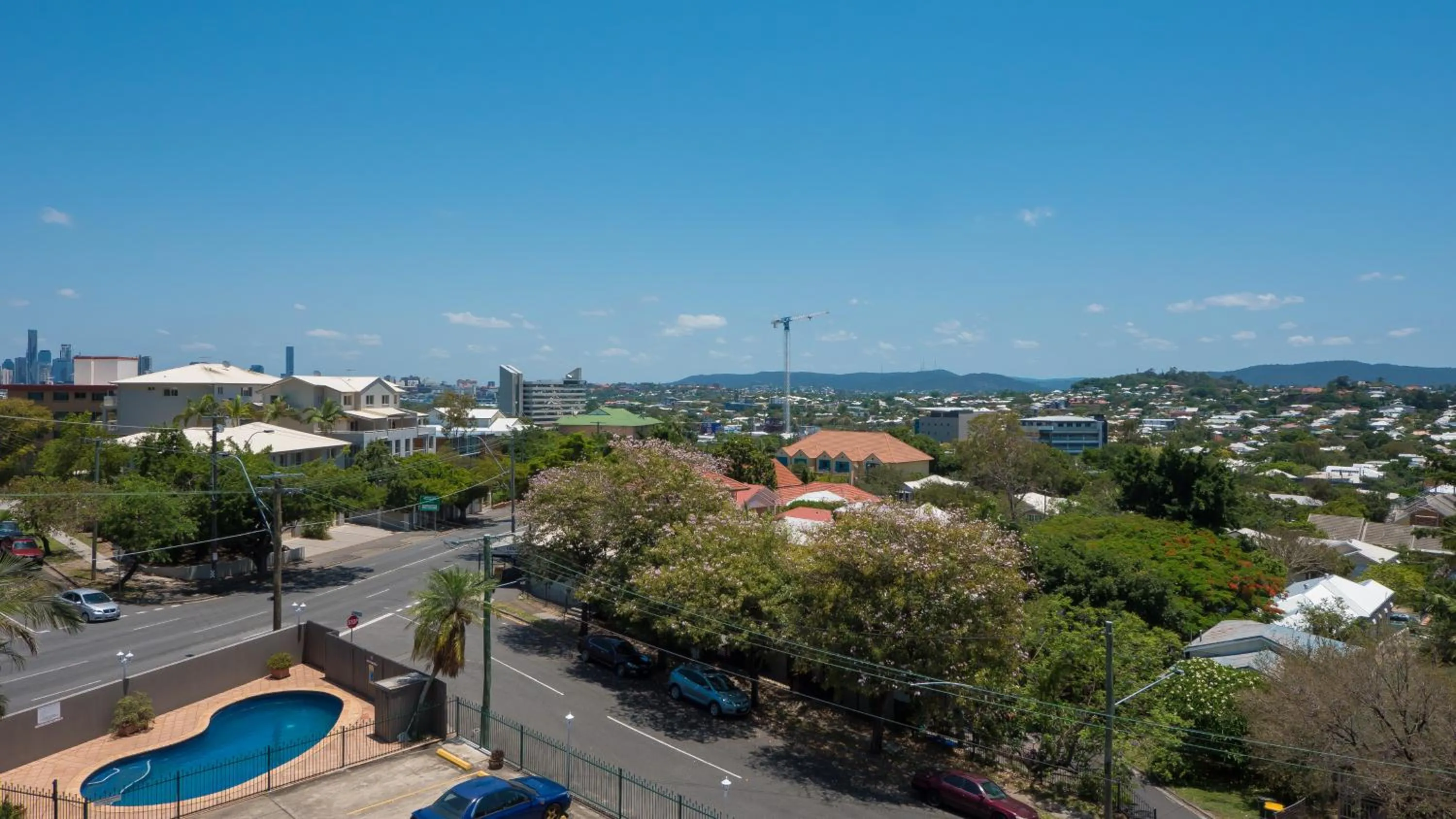 Day in Hampton Court Apartments