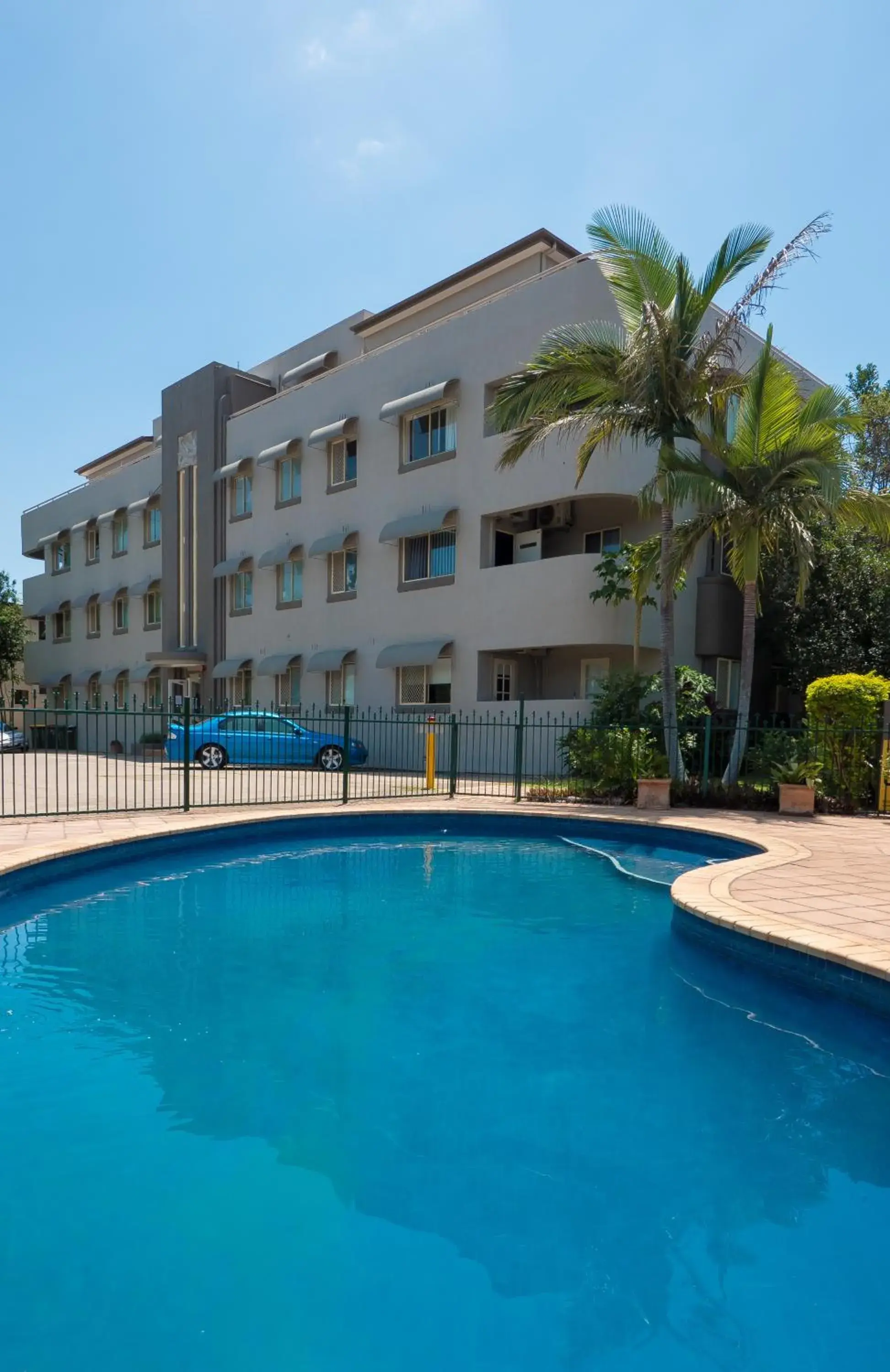 Property building in Hampton Court Apartments Property building in Hampton Court Apartments