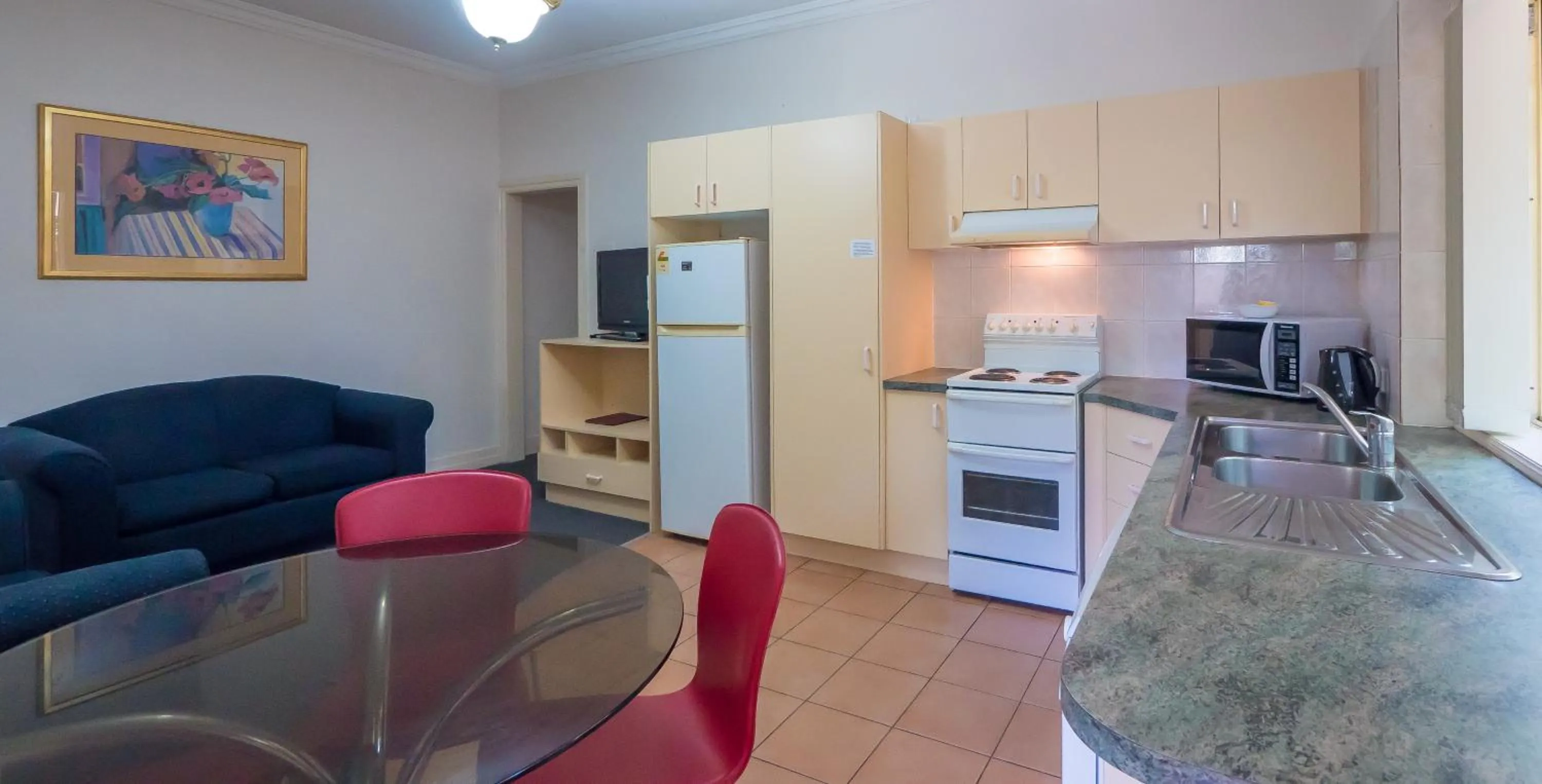 Dining area in Hampton Court Apartments