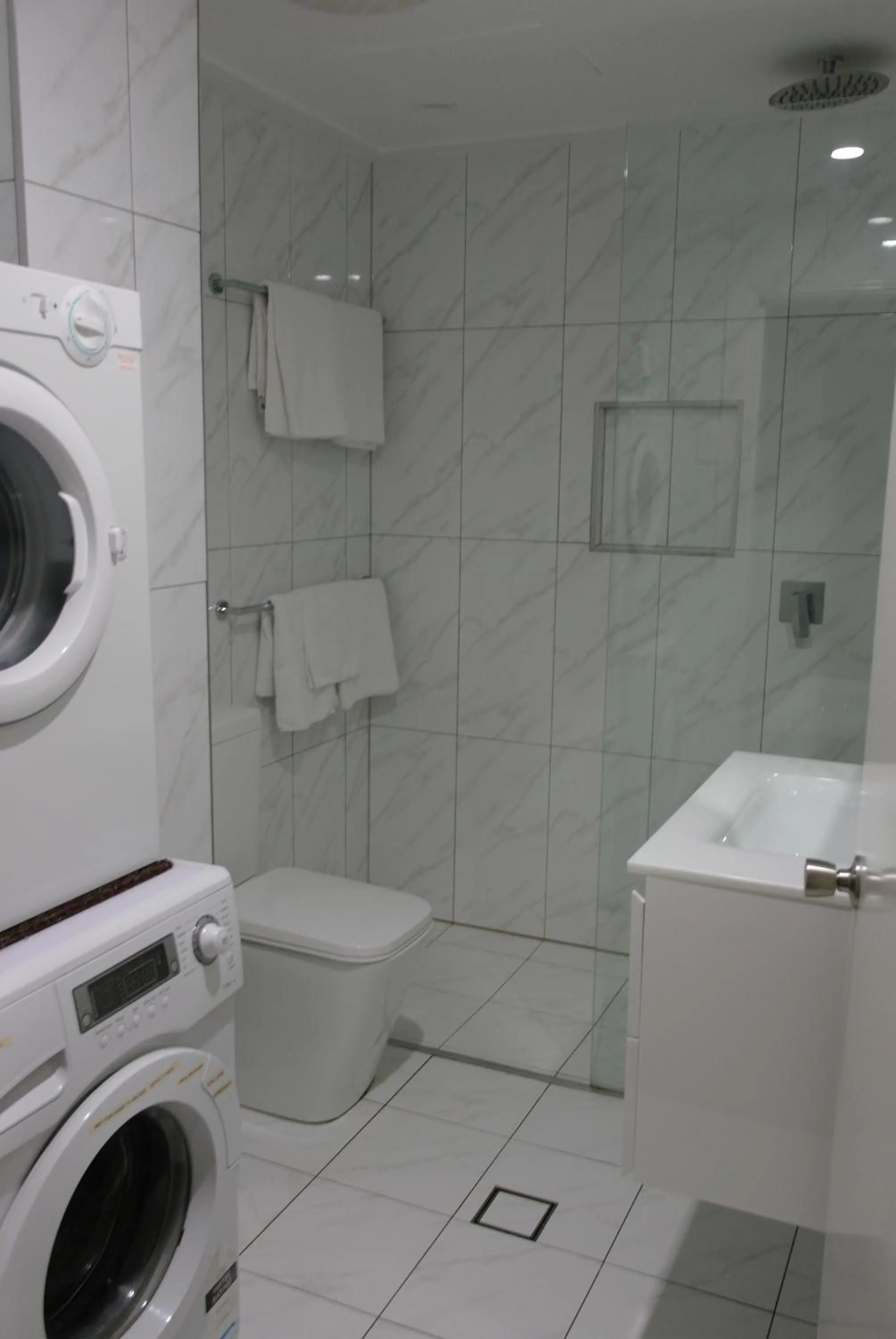 Bathroom in Hampton Court Apartments