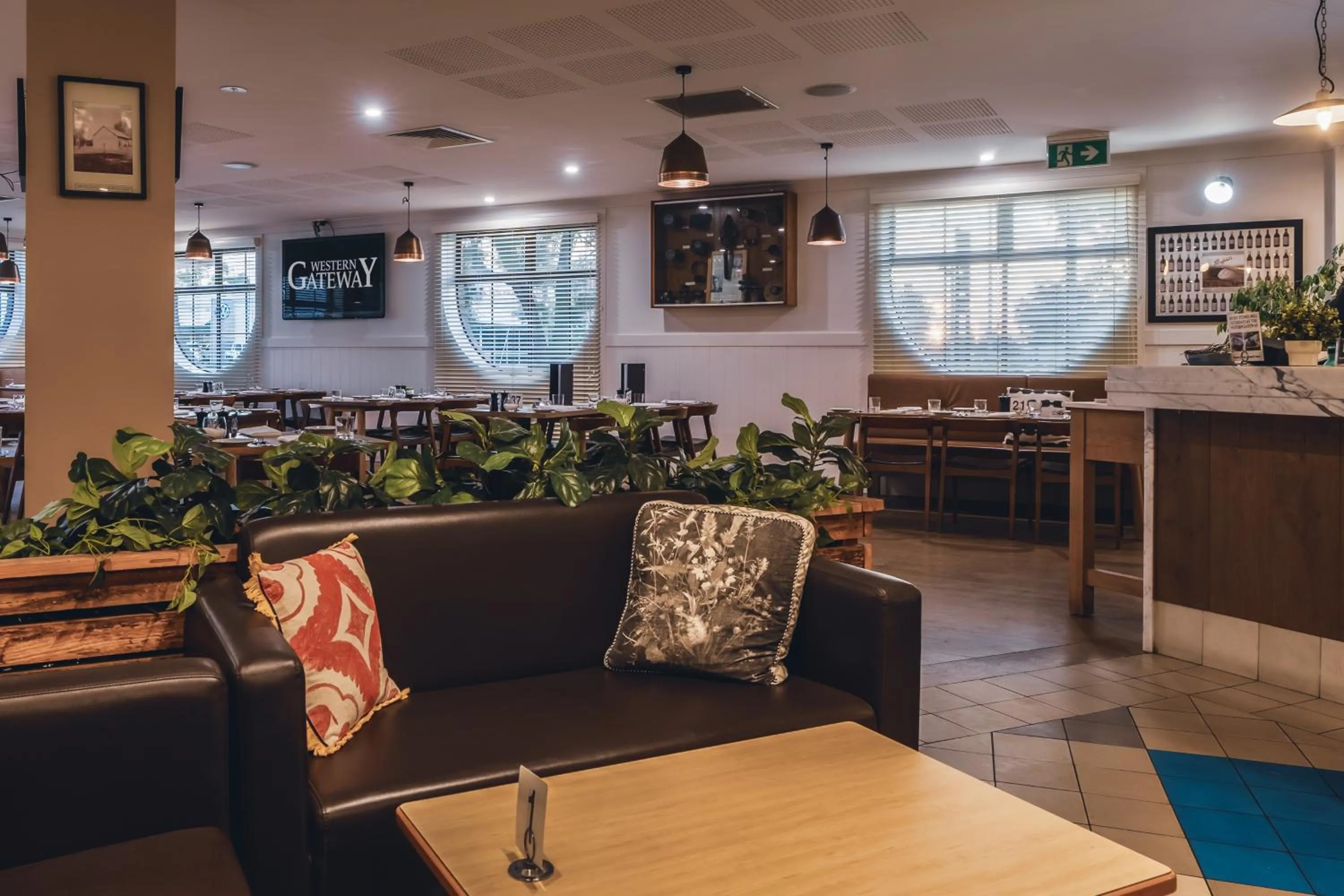 Restaurant/places to eat in Western Gateway Motel and Apartments