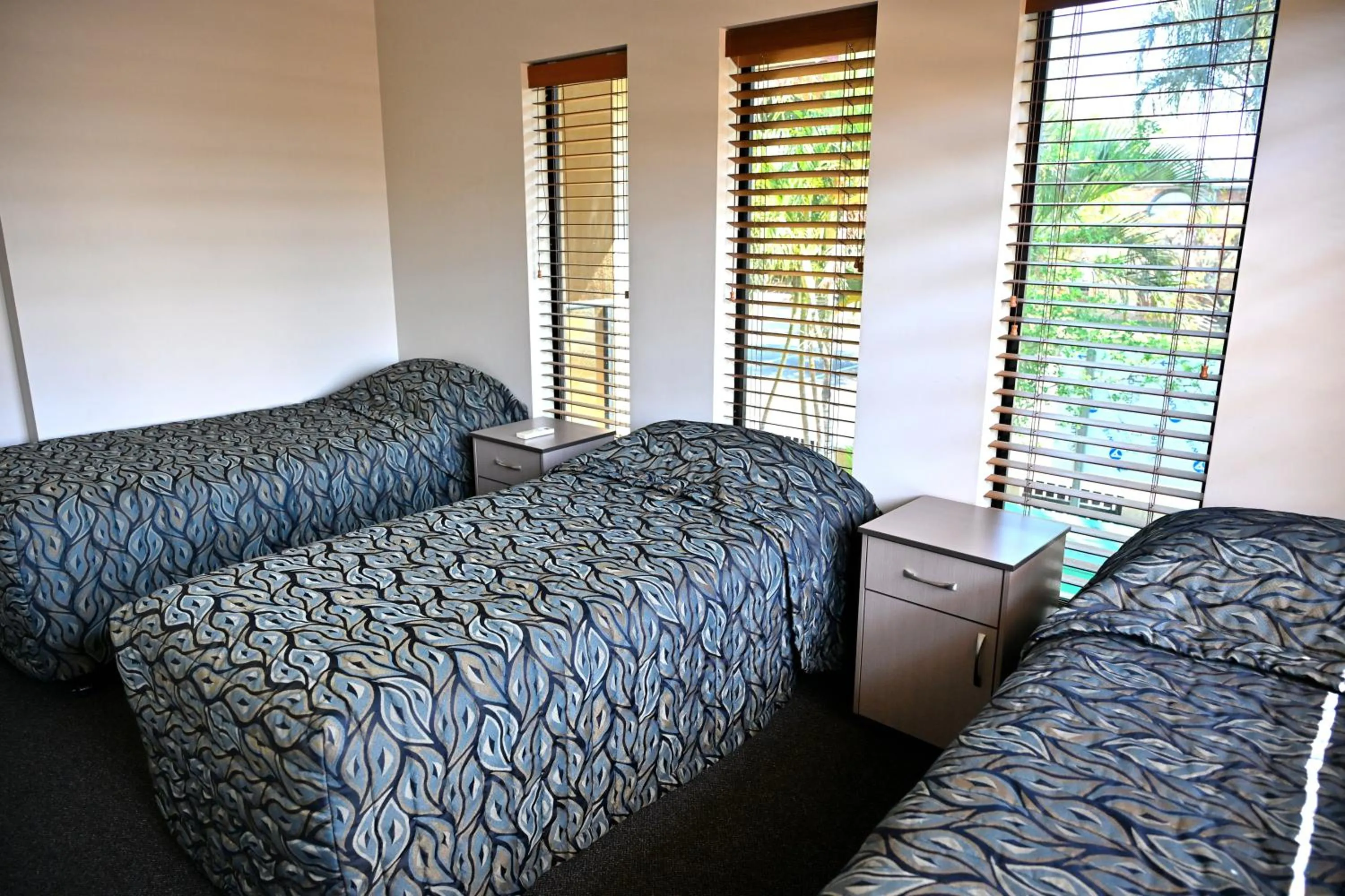 Bed in Western Gateway Motel and Apartments