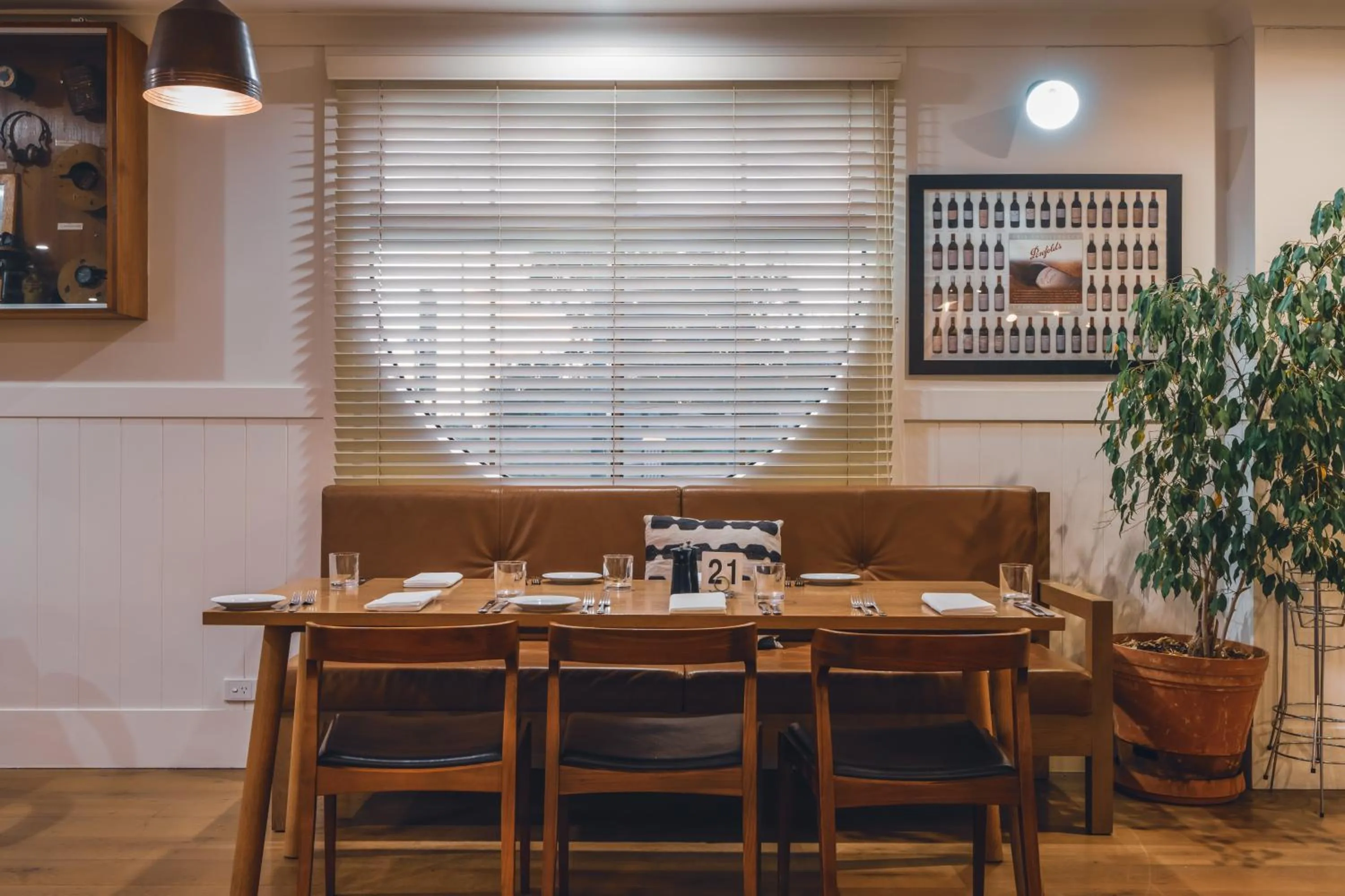 Restaurant/places to eat in Western Gateway Motel and Apartments