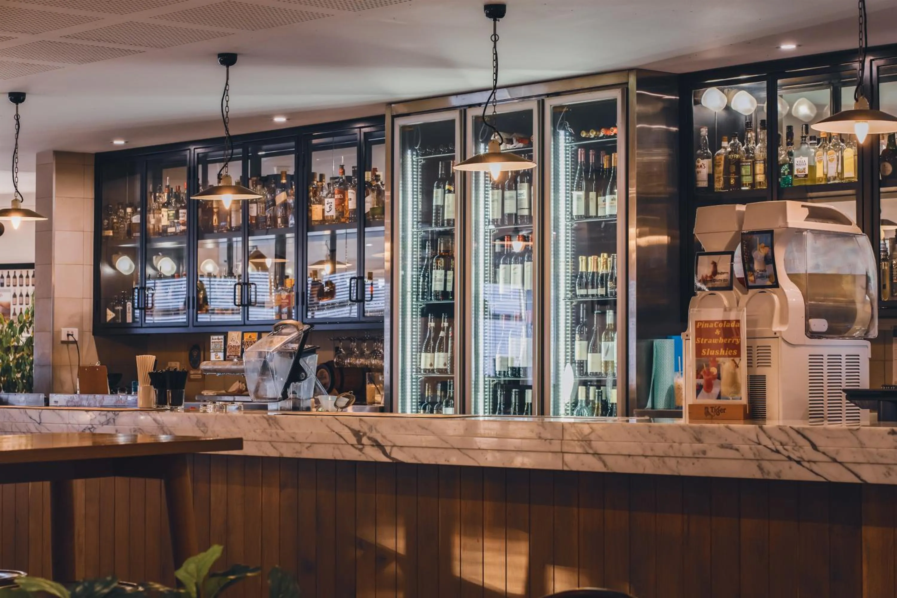 Restaurant/places to eat in Western Gateway Motel and Apartments