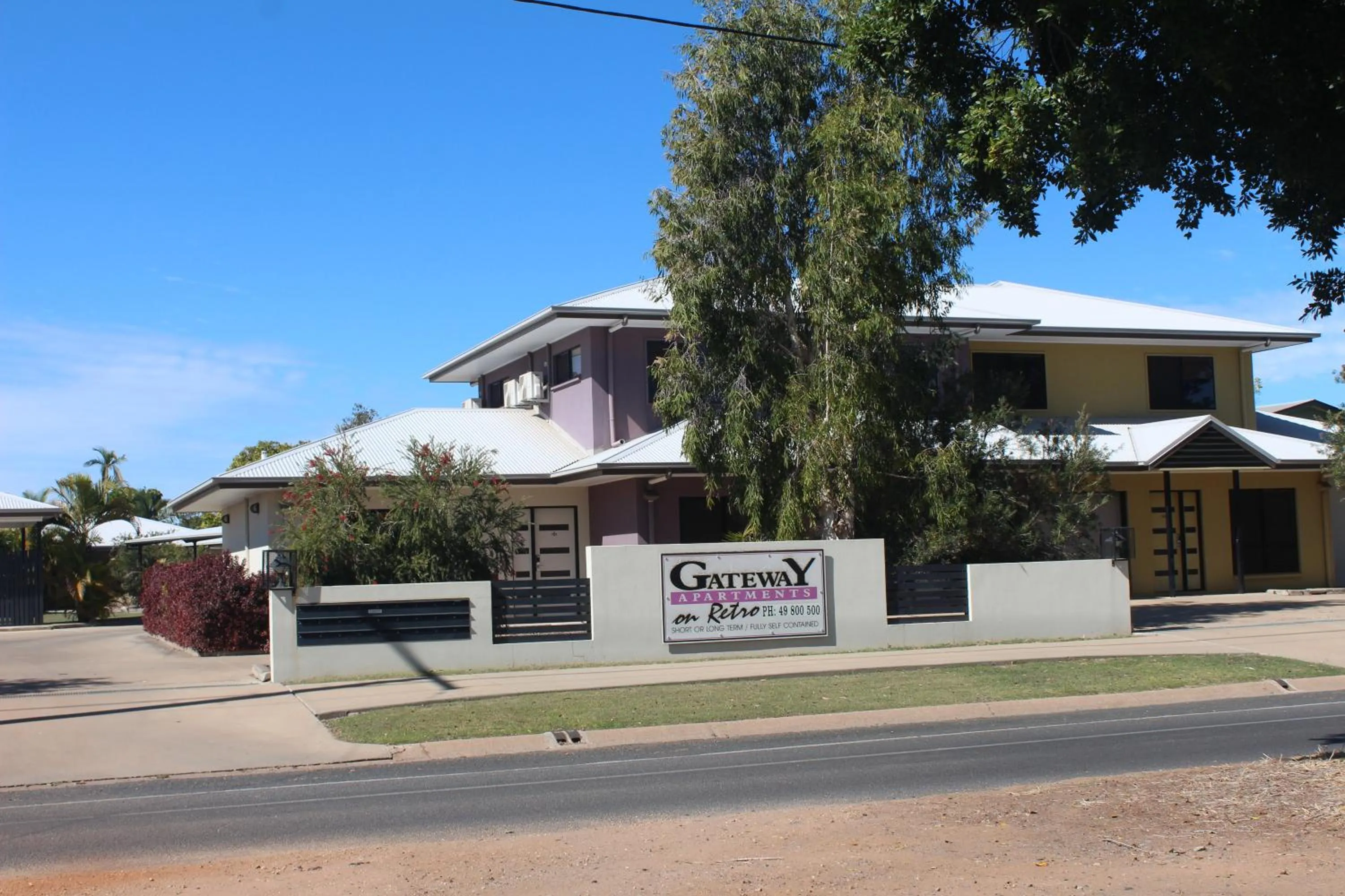 Facade/entrance in Western Gateway Motel and Apartments