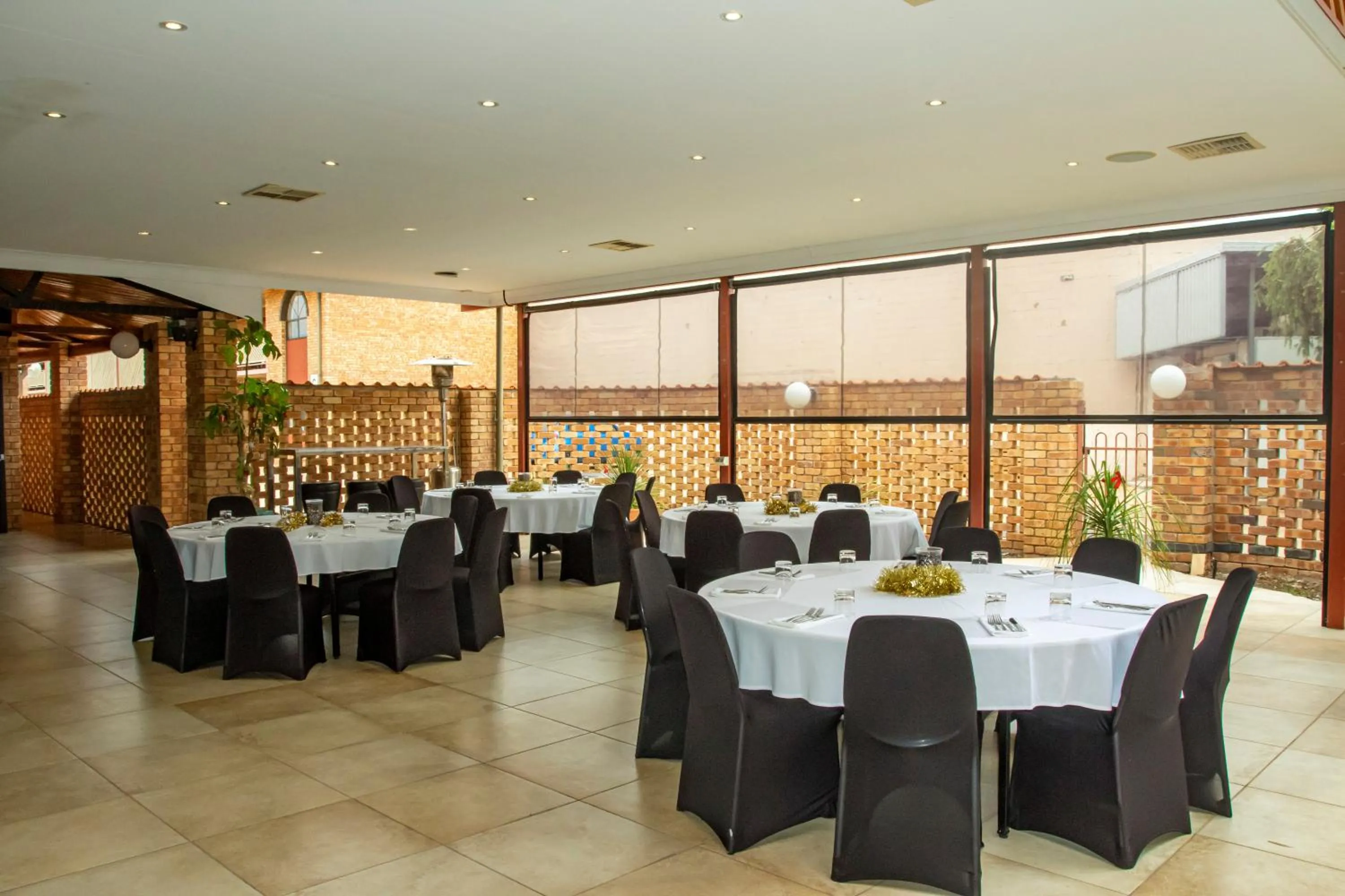Banquet/Function facilities in Western Gateway Motel and Apartments