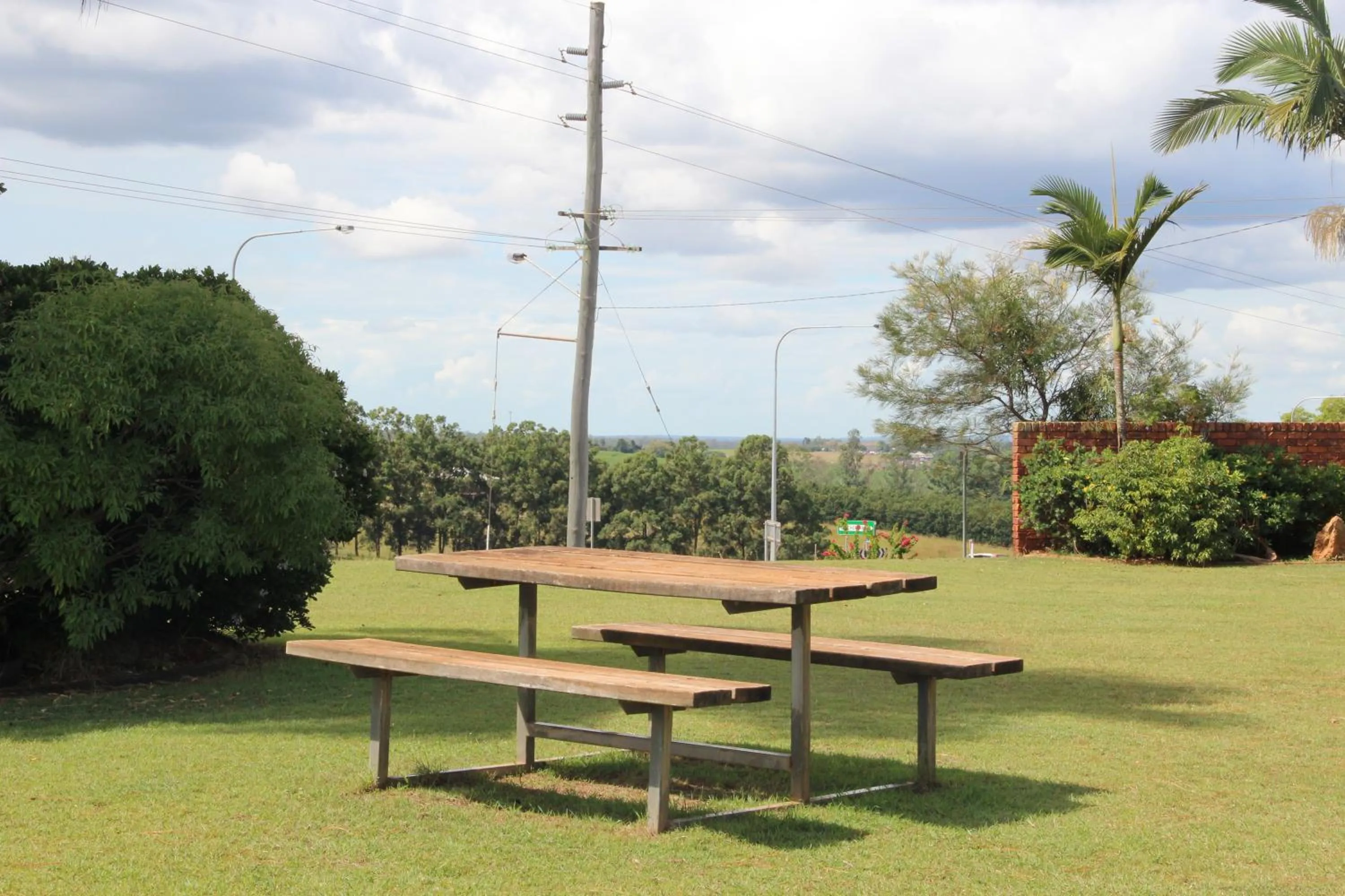 Area and facilities in Childers Gateway Motor Inn