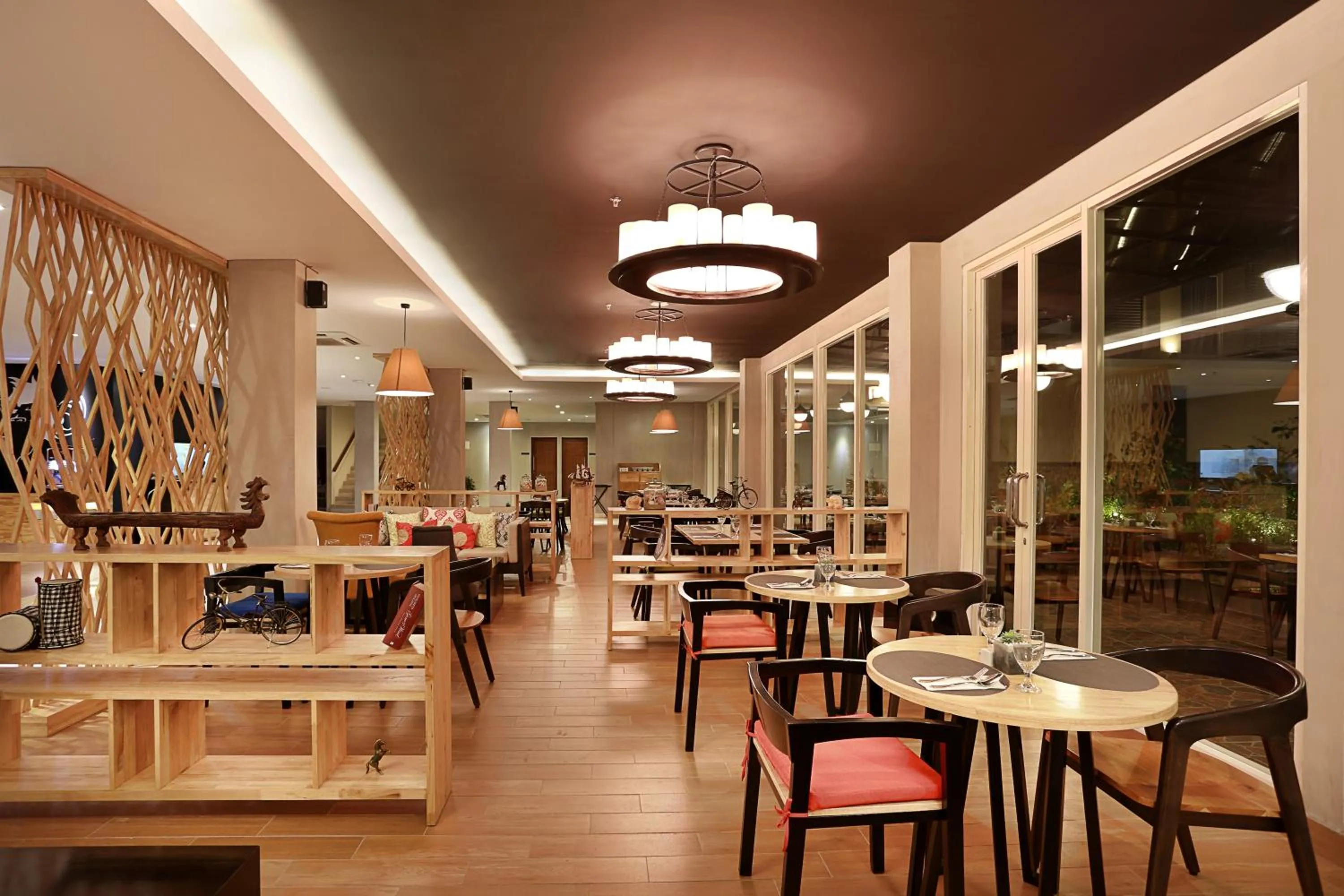 Restaurant/places to eat in Azana Boutique Hotel Denpasar