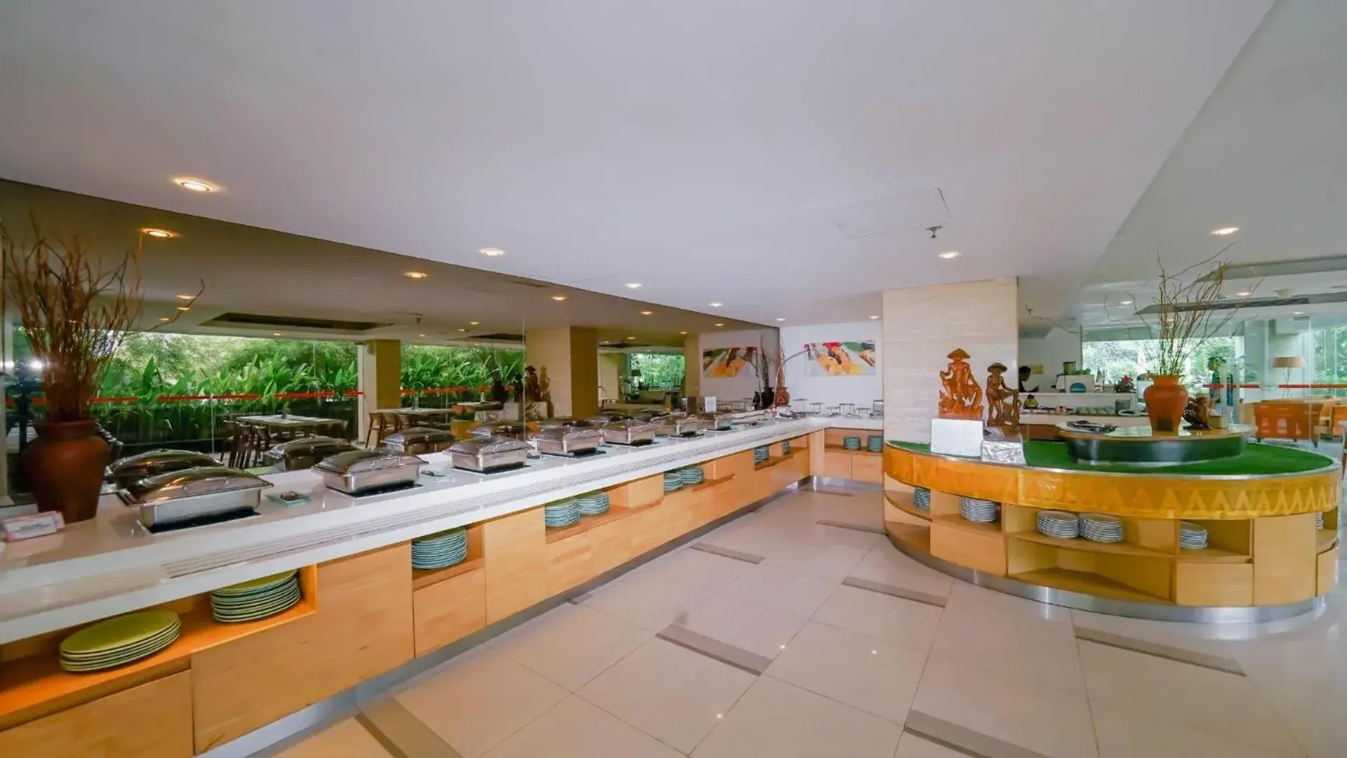 Restaurant/places to eat in HARRIS Hotel Kuta Galleria Restaurant/places to eat in HARRIS Hotel Kuta Galleria