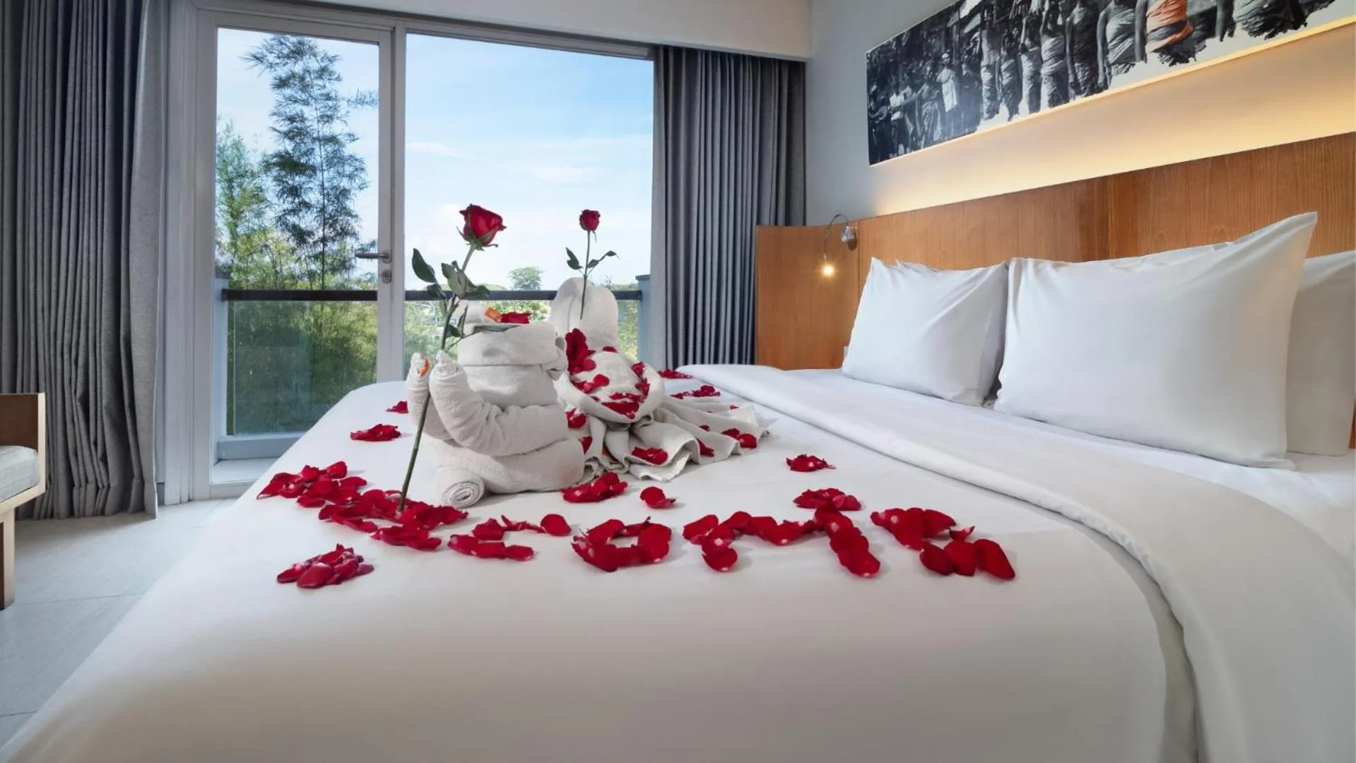 Bedroom, Bed in HARRIS Hotel Kuta Galleria - Bali