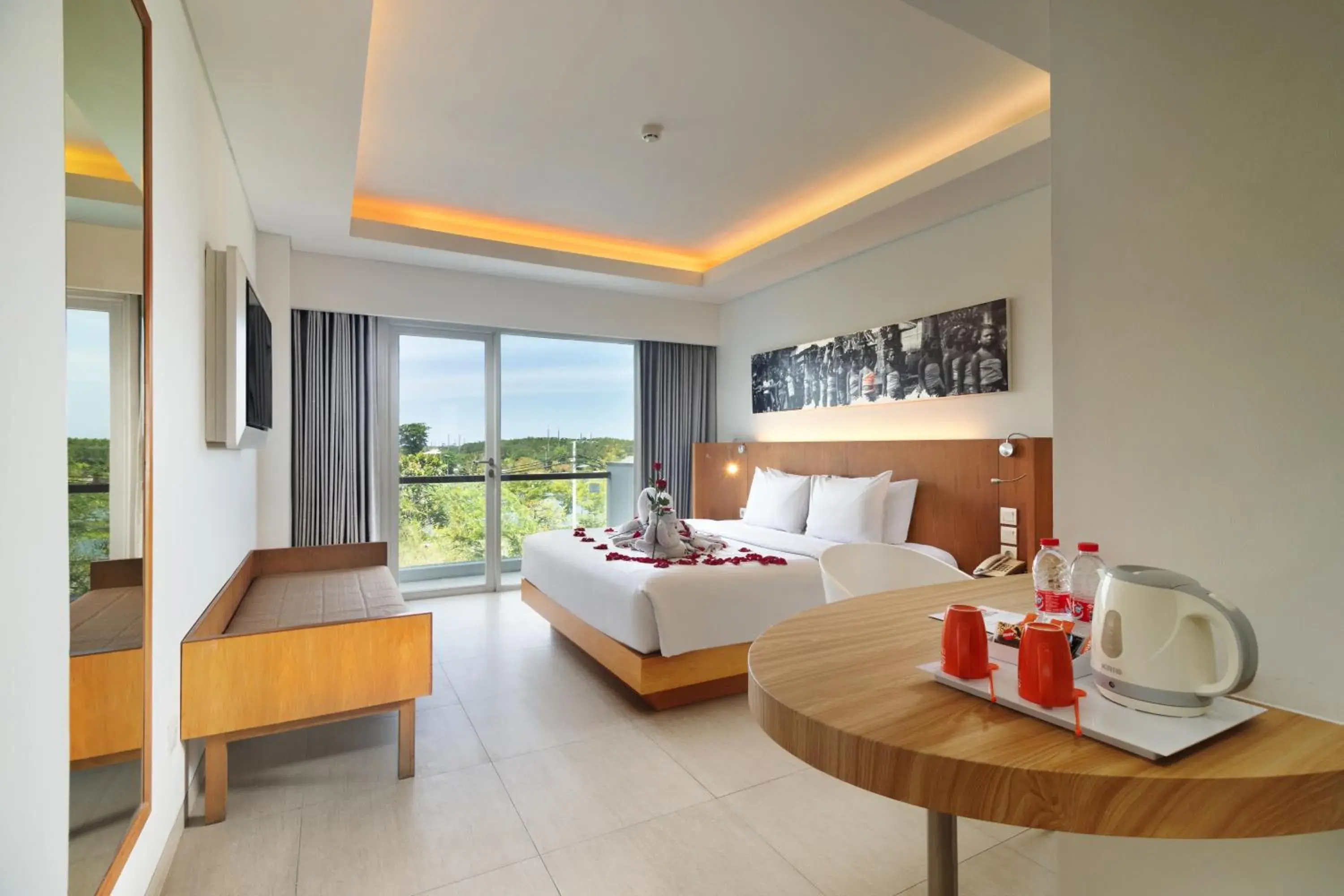 Bedroom, Bed in HARRIS Hotel Kuta Galleria - Bali Bedroom, Bed in HARRIS Hotel Kuta Galleria - Bali