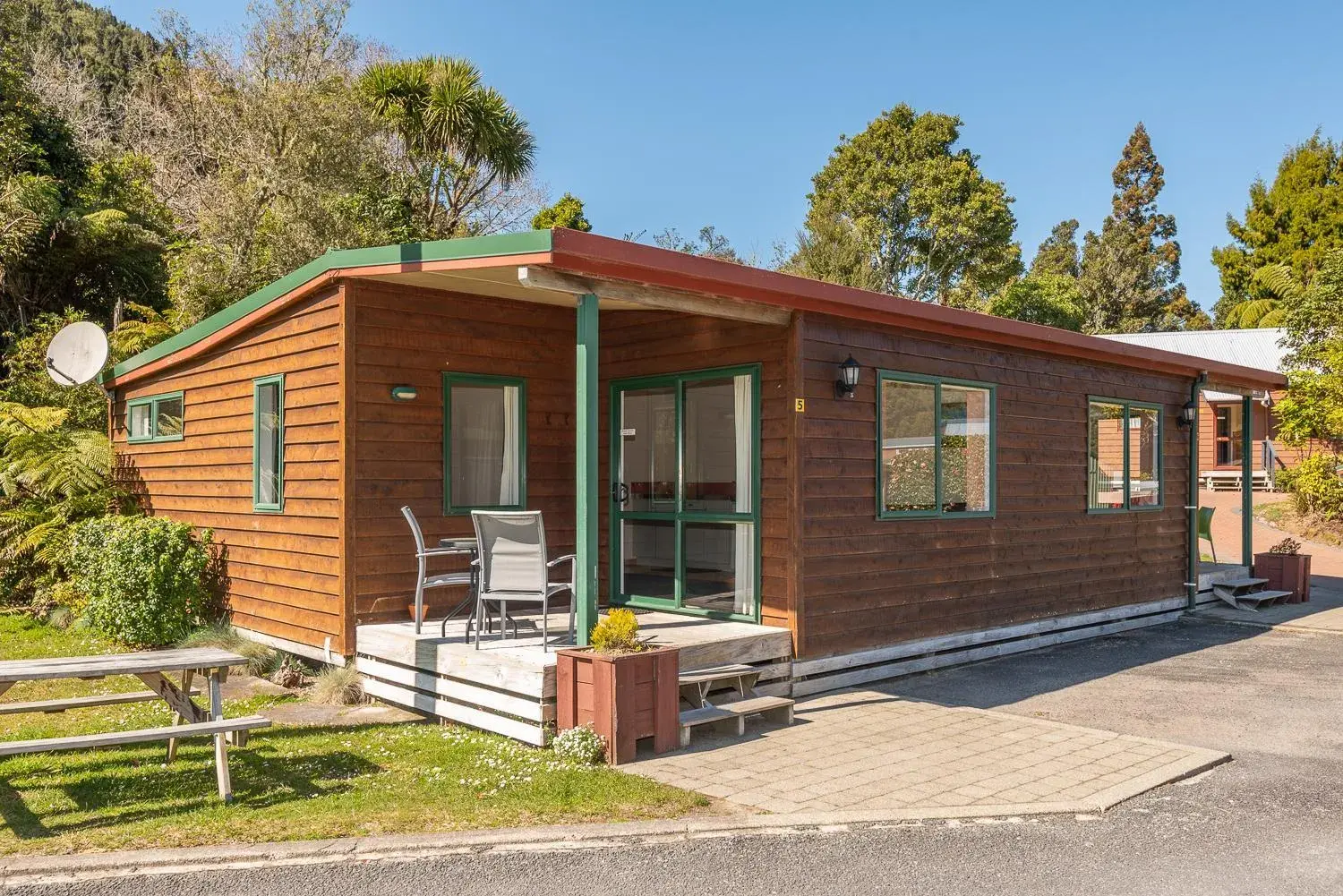 Two-Bedroom Self-Contained Cabin in Blue Lake TOP 10 Holiday Park Two-Bedroom Self-Contained Cabin in Blue Lake TOP 10 Holiday Park