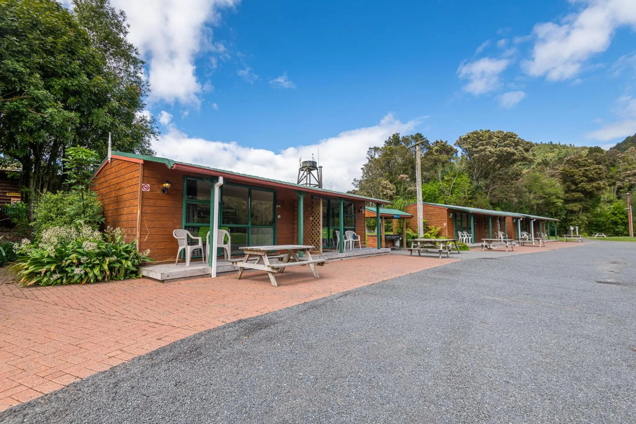 Property building in Blue Lake TOP 10 Holiday Park