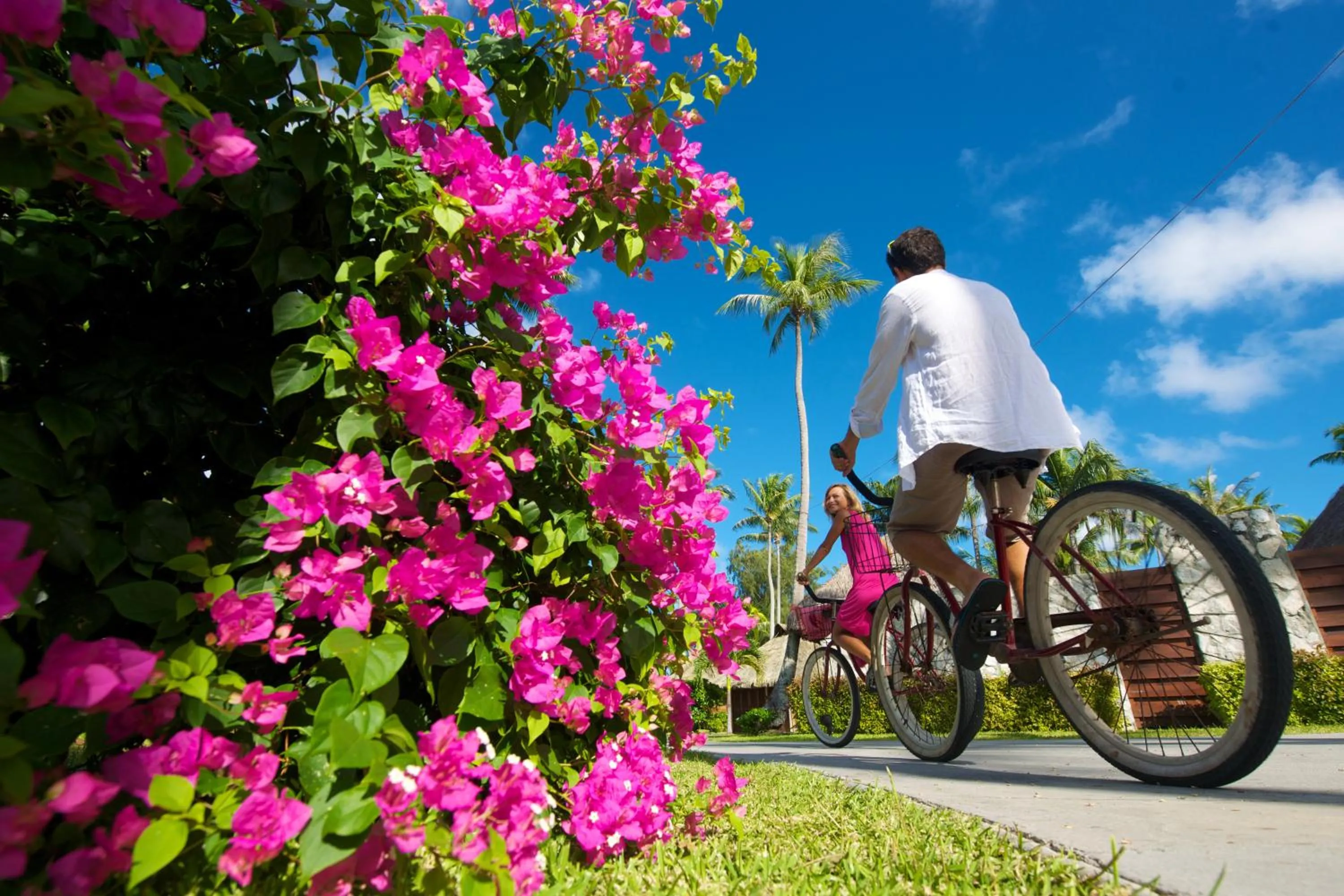 Cycling in Hotel Kia Ora Resort & Spa