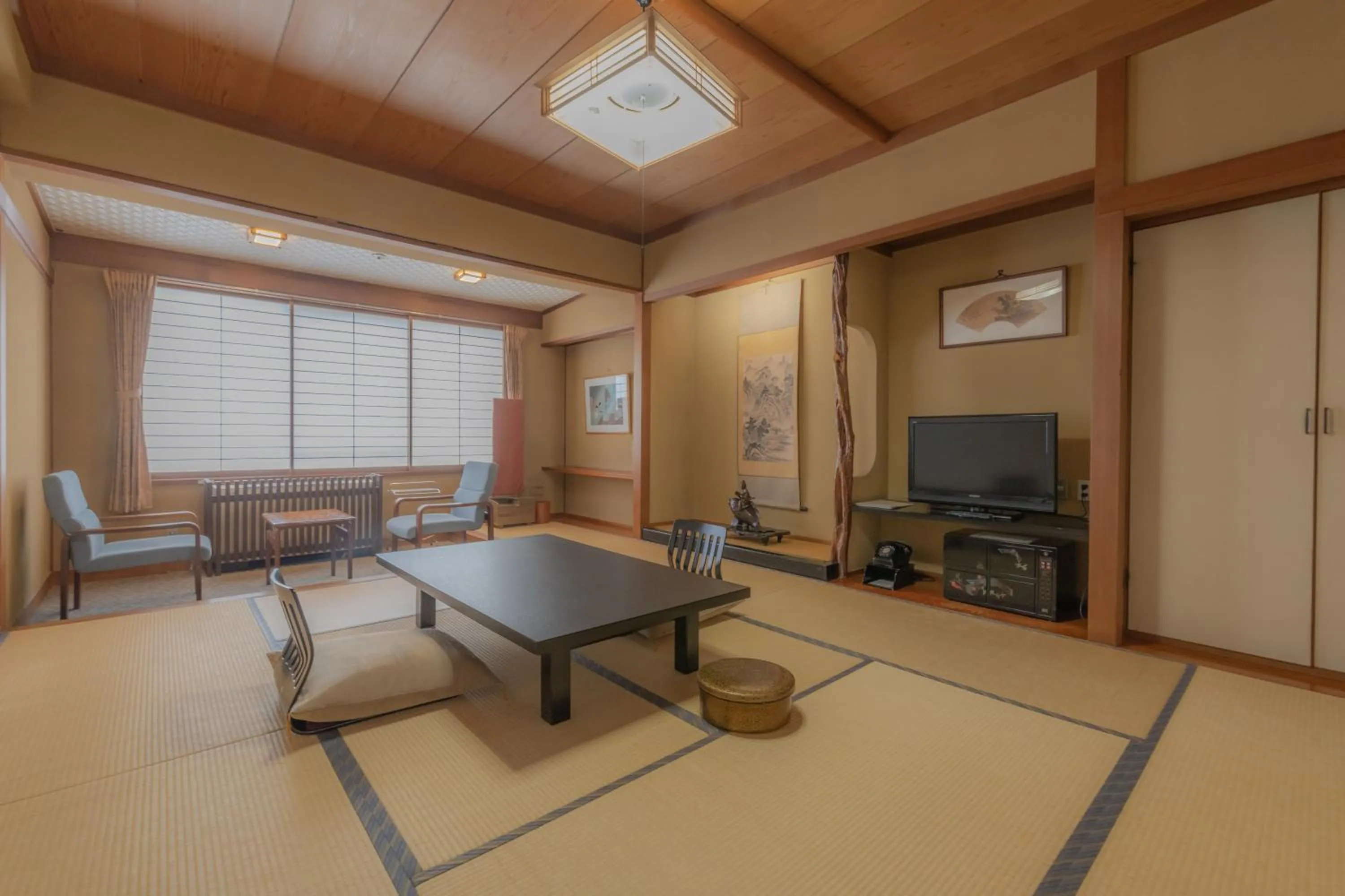 Photo of the whole room in Yumotoya