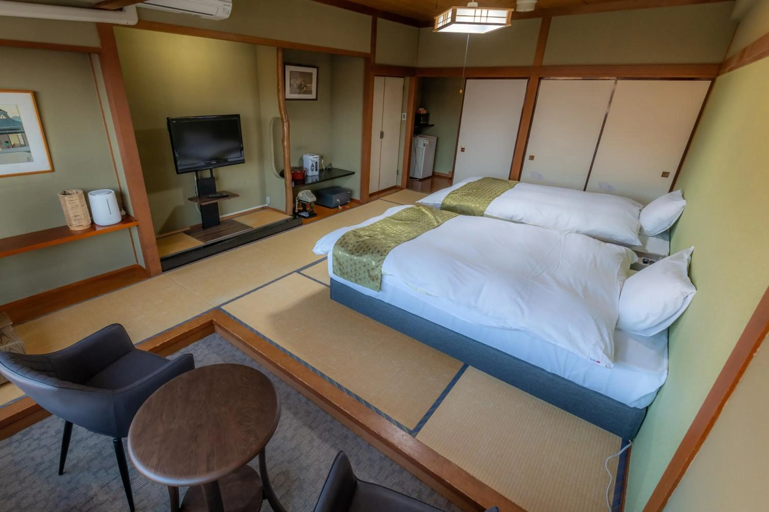 Photo of the whole room, Bed in Yumotoya