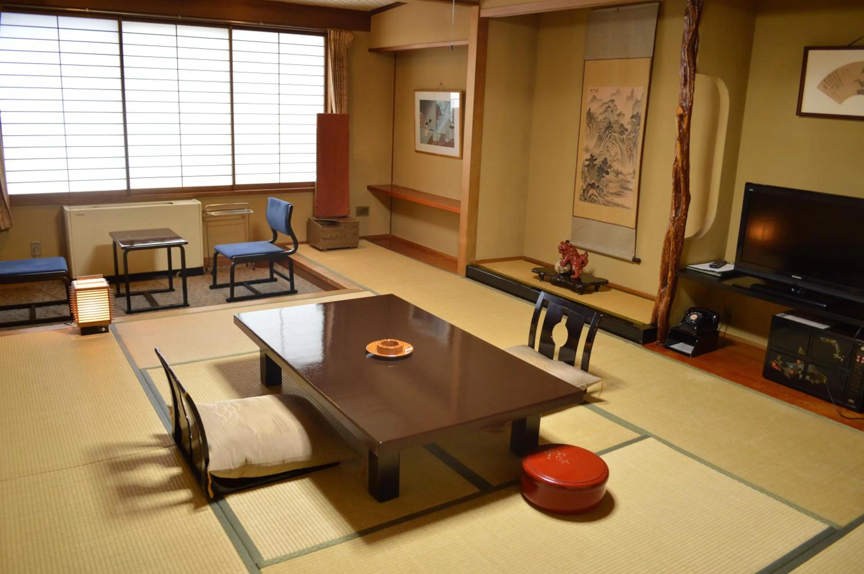 Photo of the whole room in Yumotoya