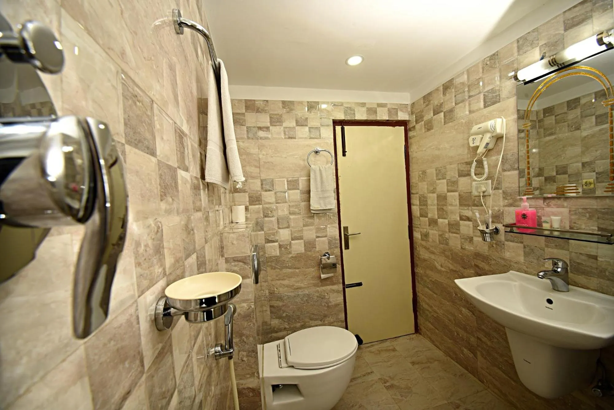 Bathroom in Hotel Osho Home