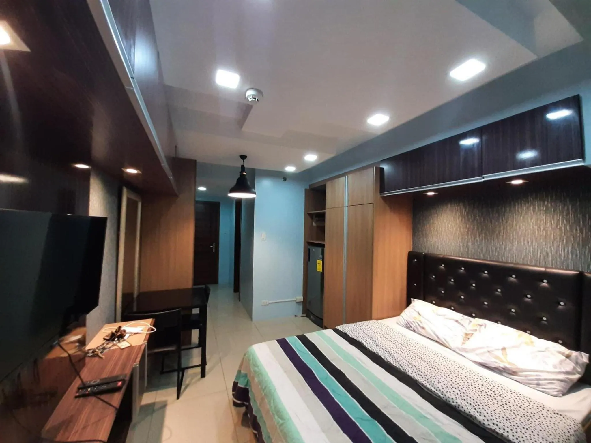 Bed in Horizons 101, Studio good for 2 person