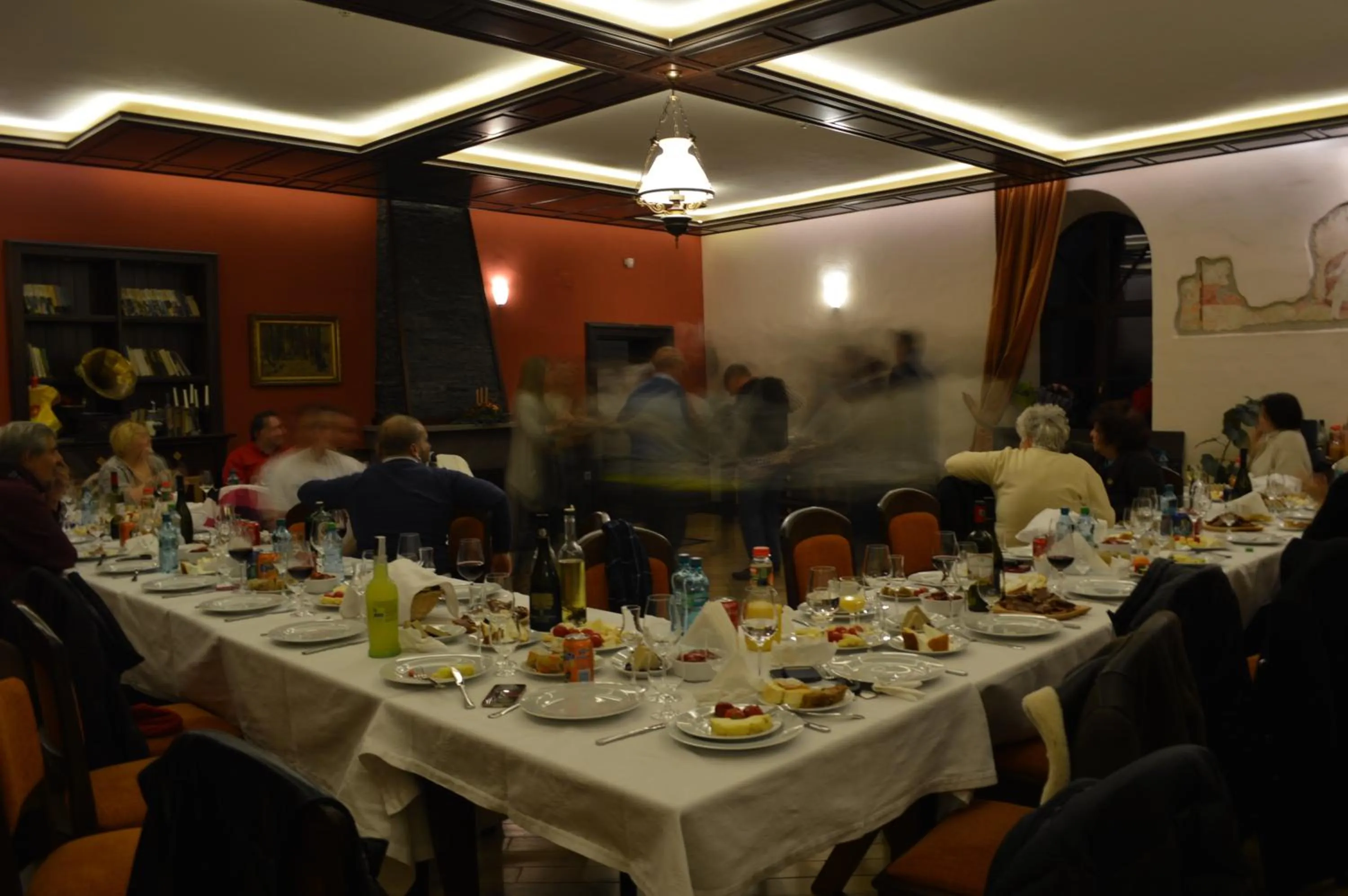 Restaurant/places to eat in Castle Hotel Daniel