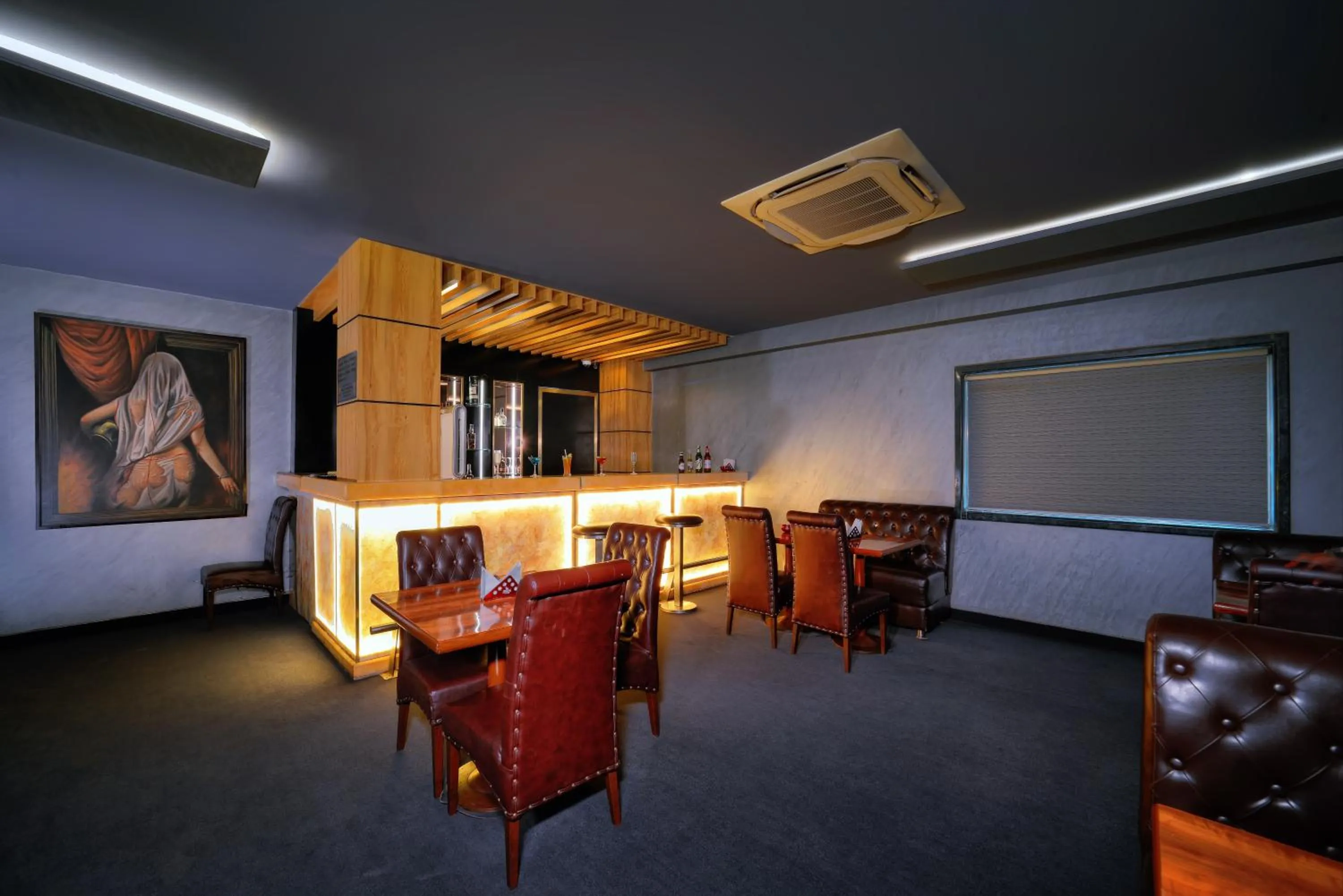 Lounge or bar in Wingston A TreeHouse Hotel, Mathura