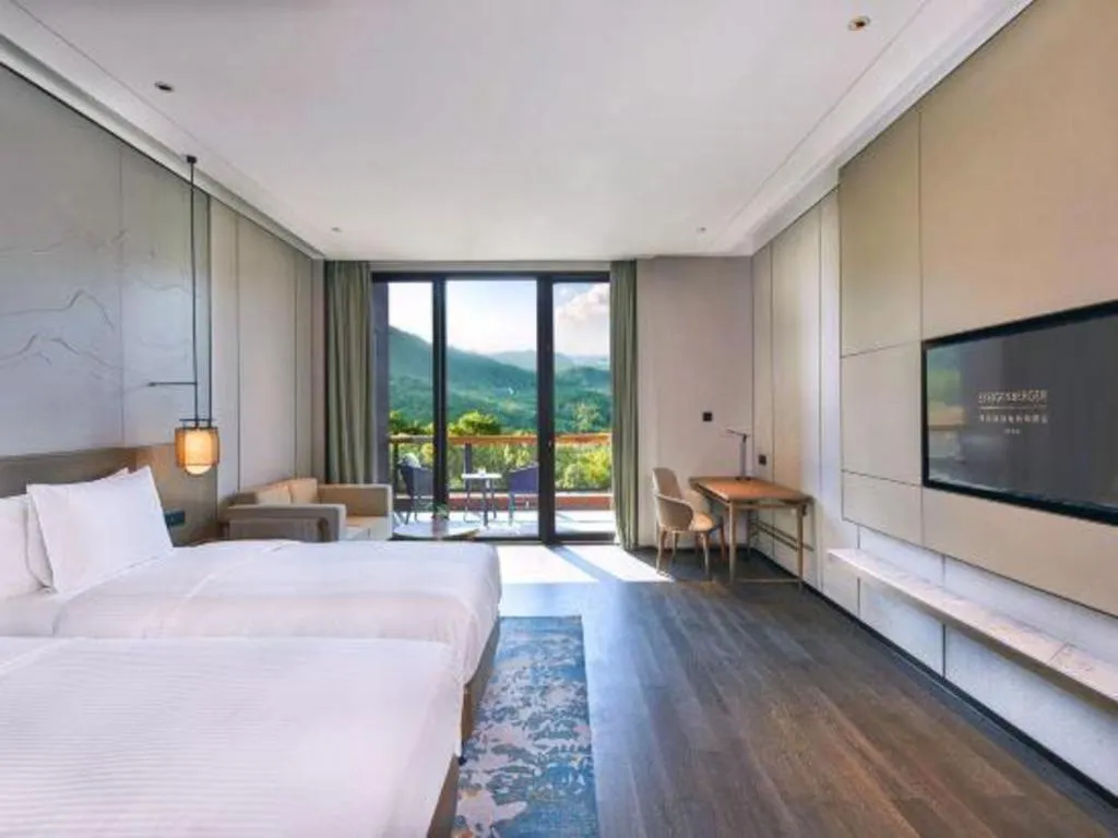 Bed in Steigenberger Hotel SUNAC Jinan