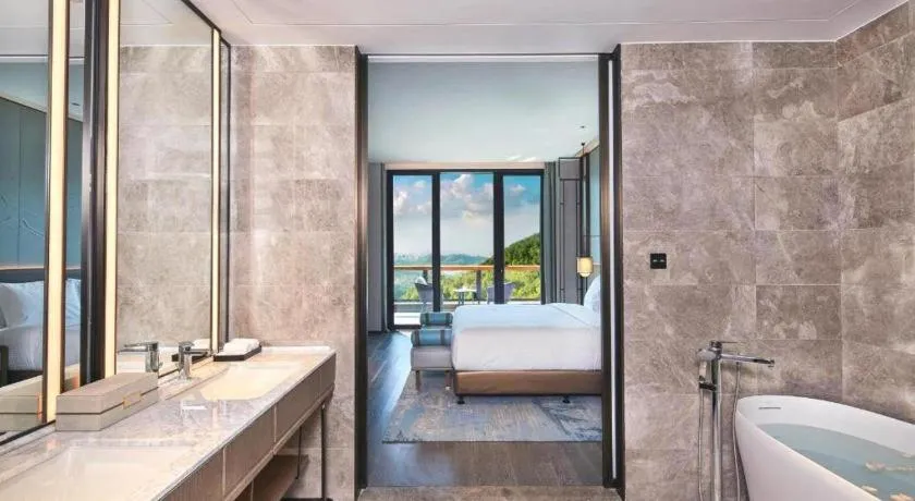 Bed in Steigenberger Hotel SUNAC Jinan