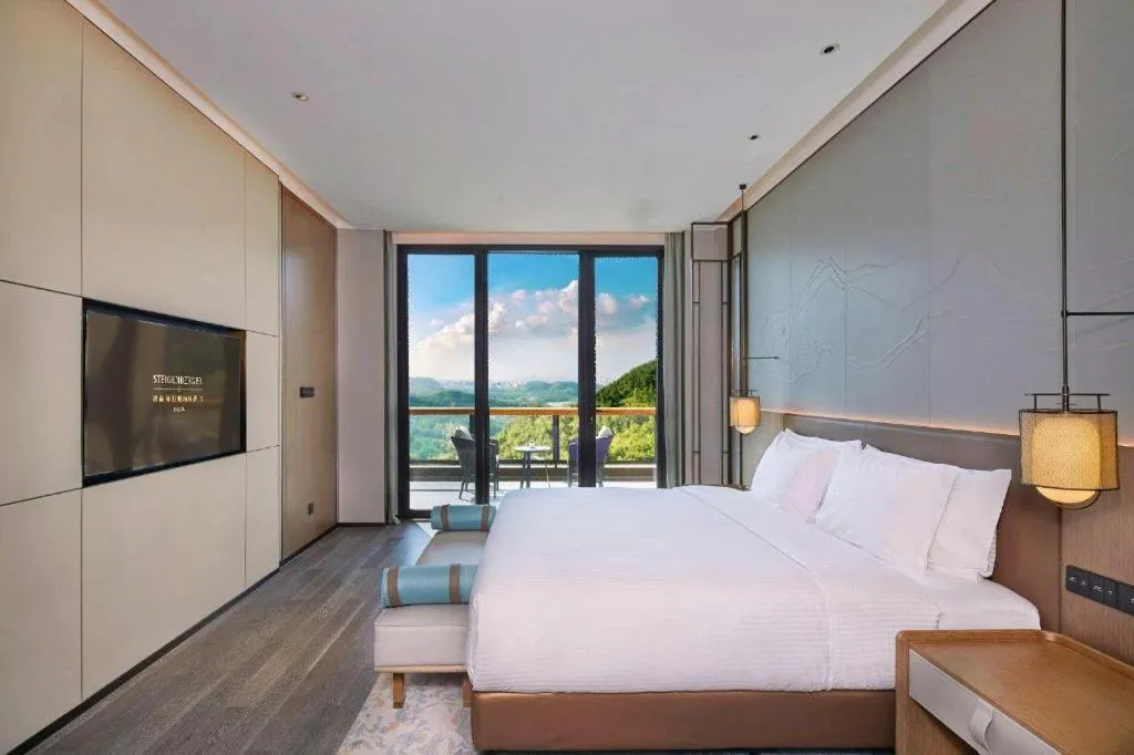 Bed in Steigenberger Hotel SUNAC Jinan