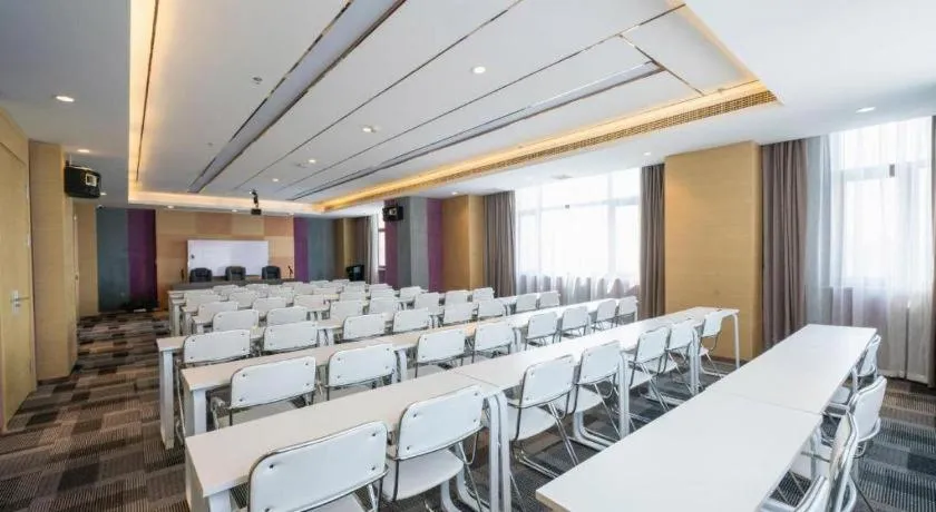 Lavande Hotel Shenyang Middle Street Walking Street Metro Station