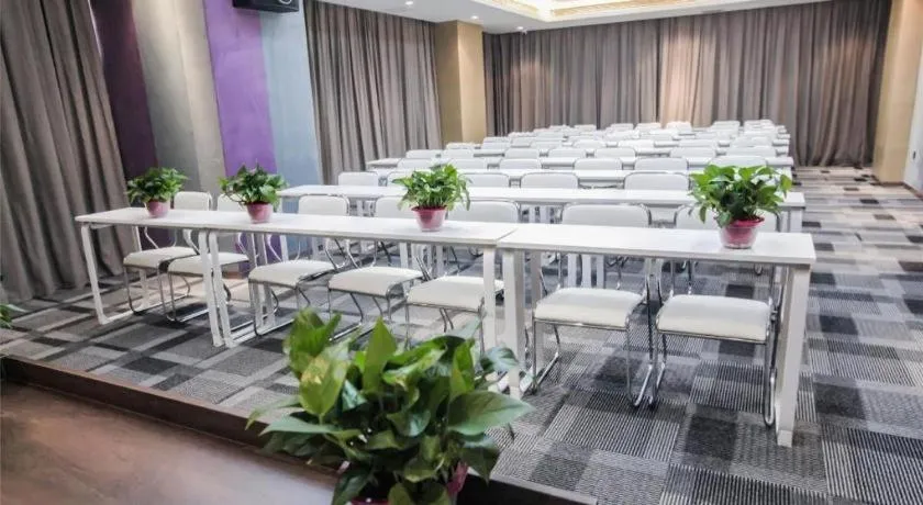 Lavande Hotel Shenyang Middle Street Walking Street Metro Station