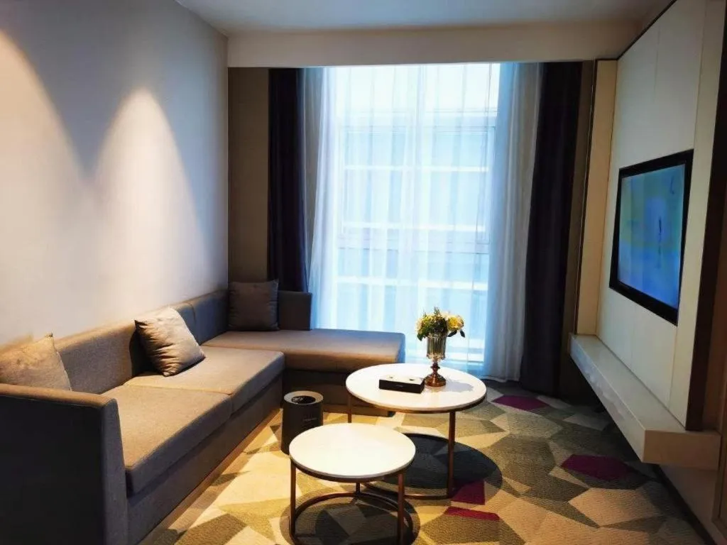 Lavande Hotel Shanghai Jing'an Shibei Gaoxin