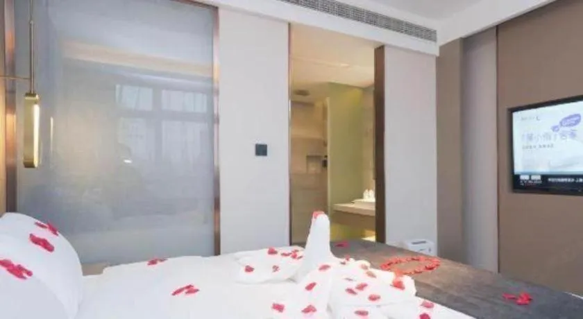 Bed in Lavande Hotel Shanghai Jing'an Shibei Gaoxin