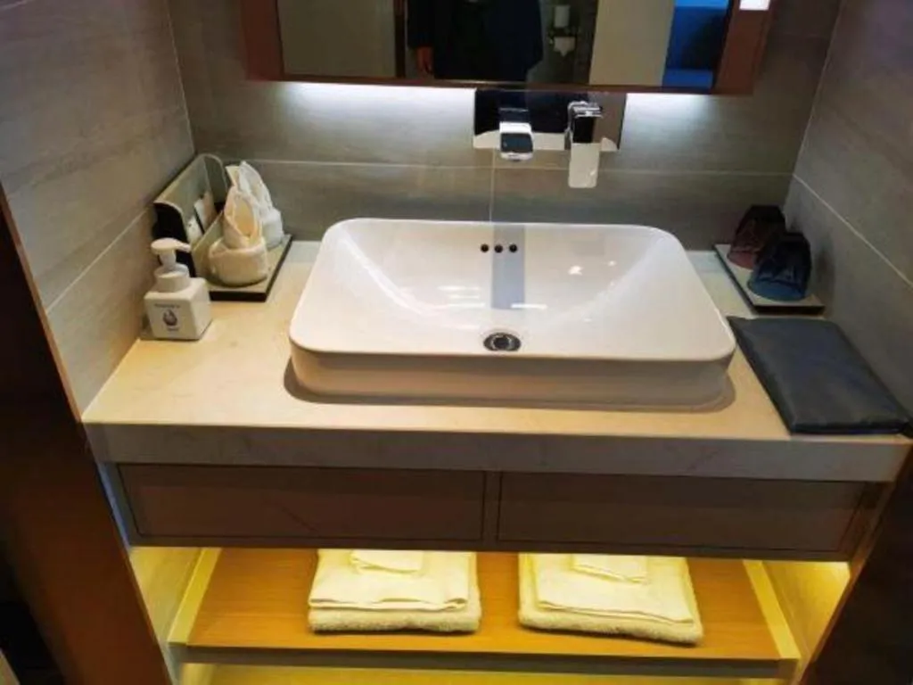 Lavande Hotel Shanghai Jing'an Shibei Gaoxin