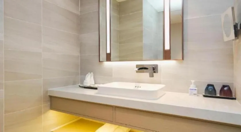 Lavande Hotel Shanghai Jing'an Shibei Gaoxin