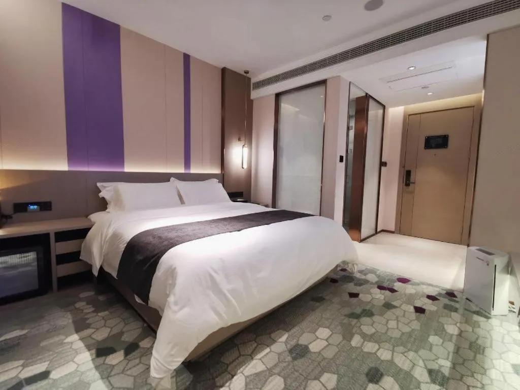 Bed in Lavande Hotel Shanghai Jing'an Shibei Gaoxin