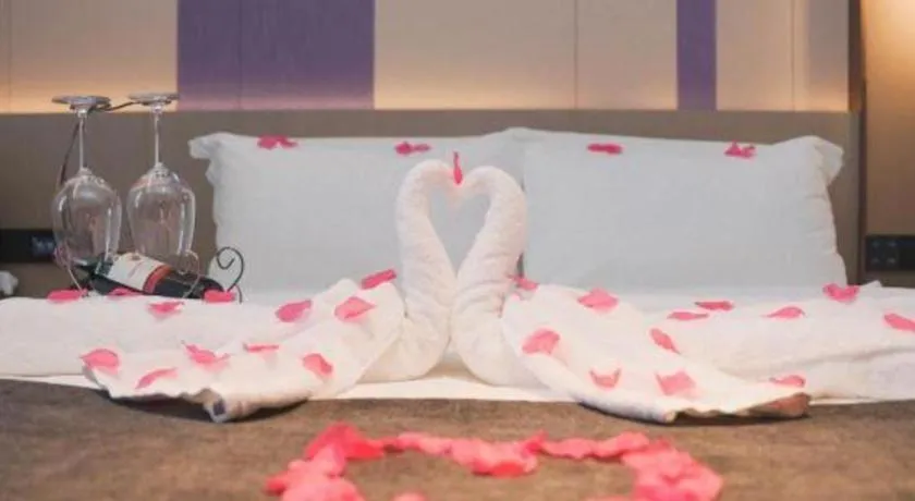 Bed in Lavande Hotel Shanghai Jing'an Shibei Gaoxin