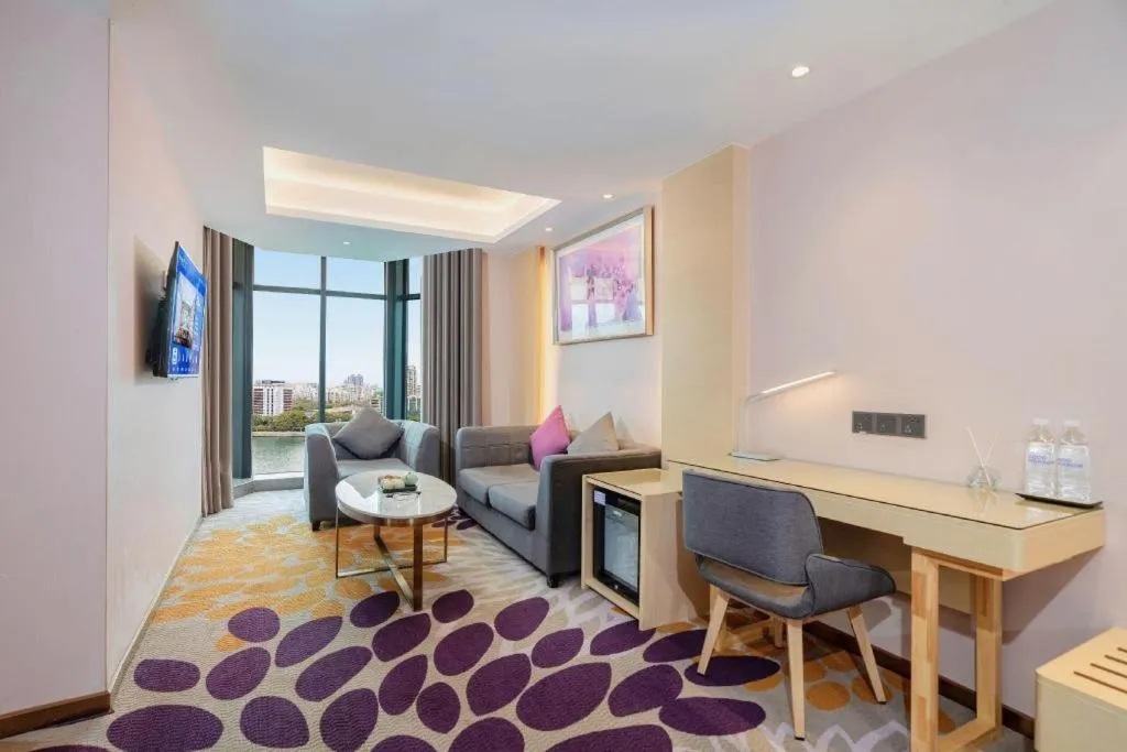 Lavande Hotel Shaoguan Bainian East Street Fengcai Building