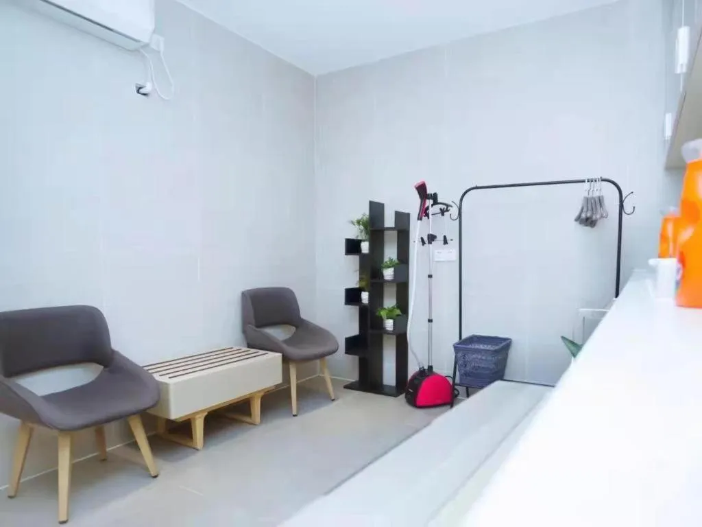 Lavande Hotel Shaoguan Bainian East Street Fengcai Building