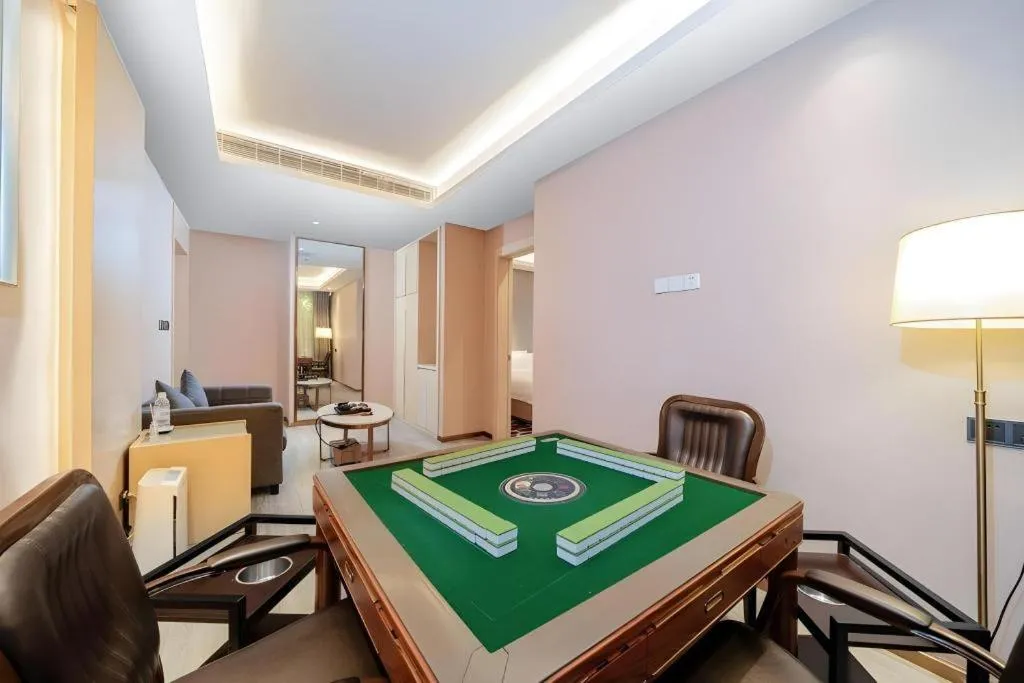 Lavande Hotel Shaoguan Bainian East Street Fengcai Building