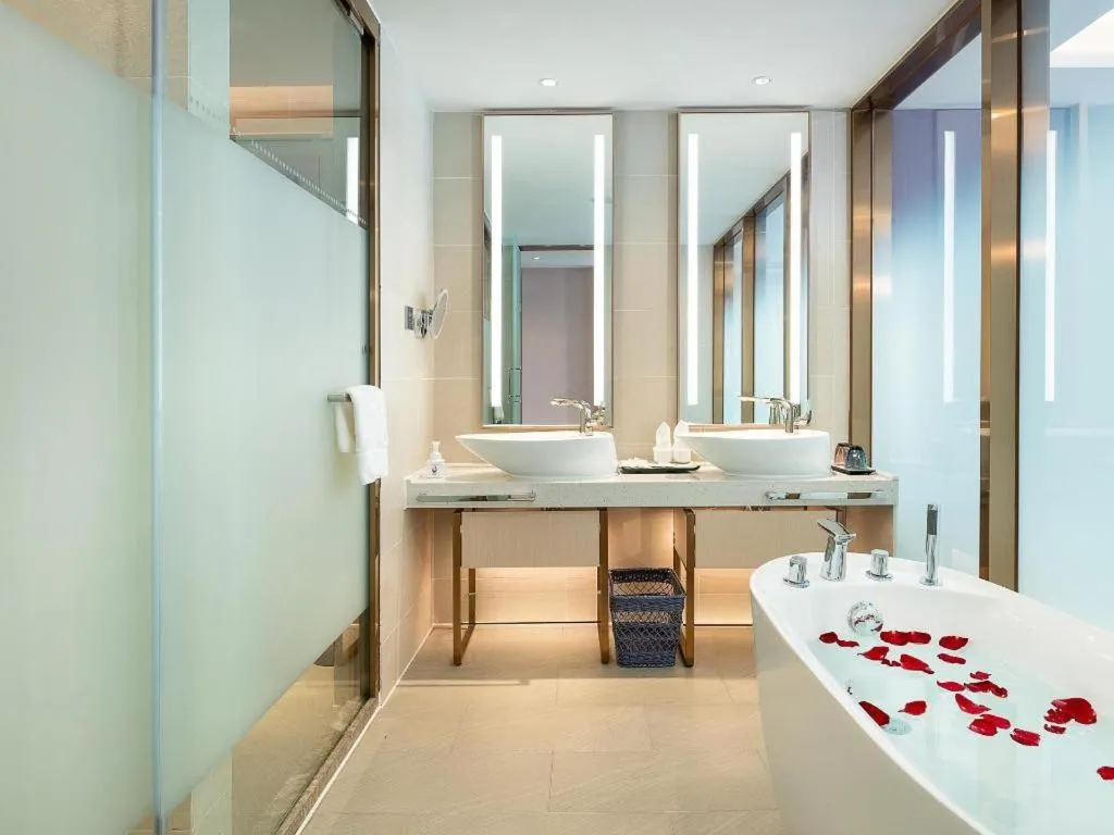 Lavande Hotel Shaoguan Bainian East Street Fengcai Building